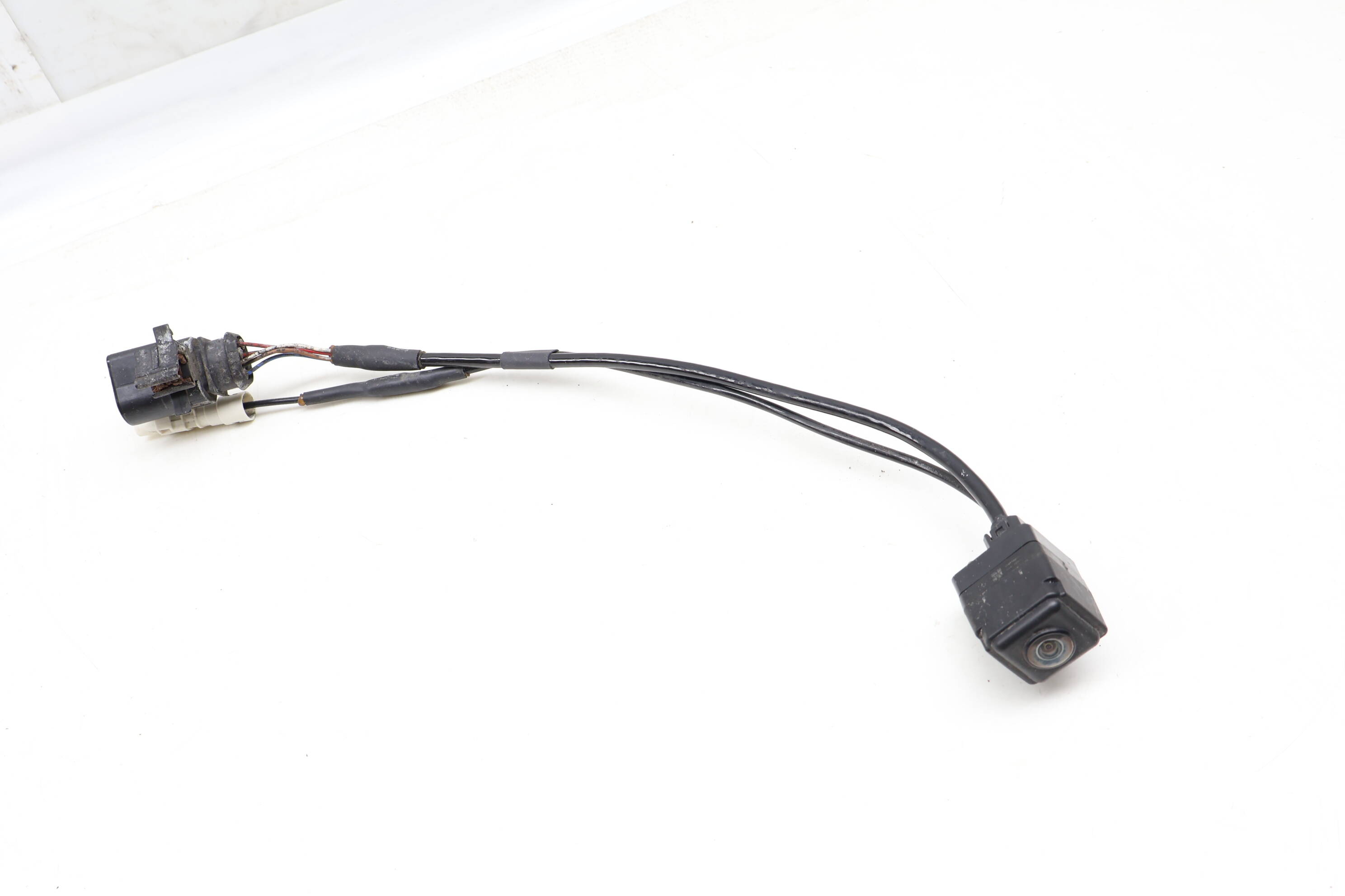 Rear View / Reverse Backup Camera 95B980551L