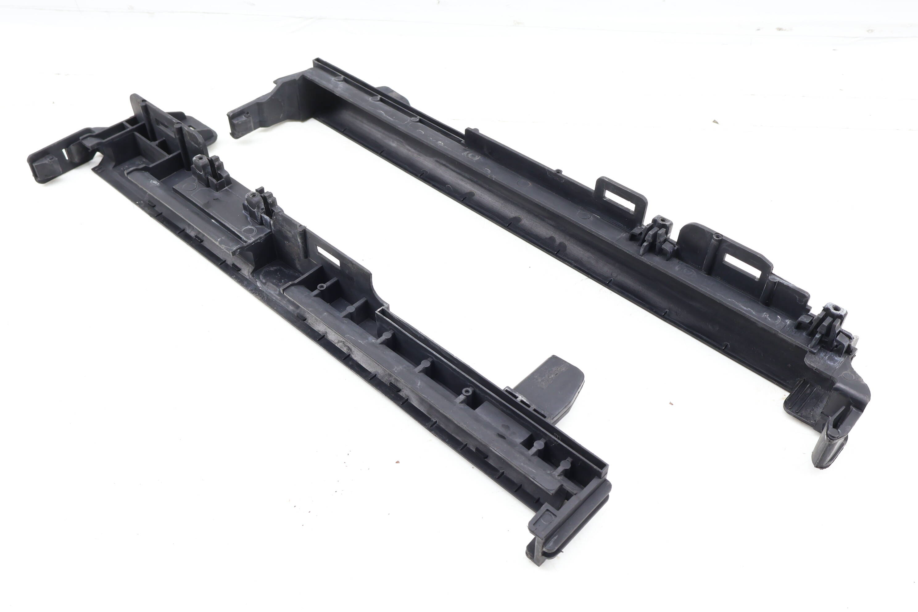 Radiator Side Bracket / Mount Set 2045010320