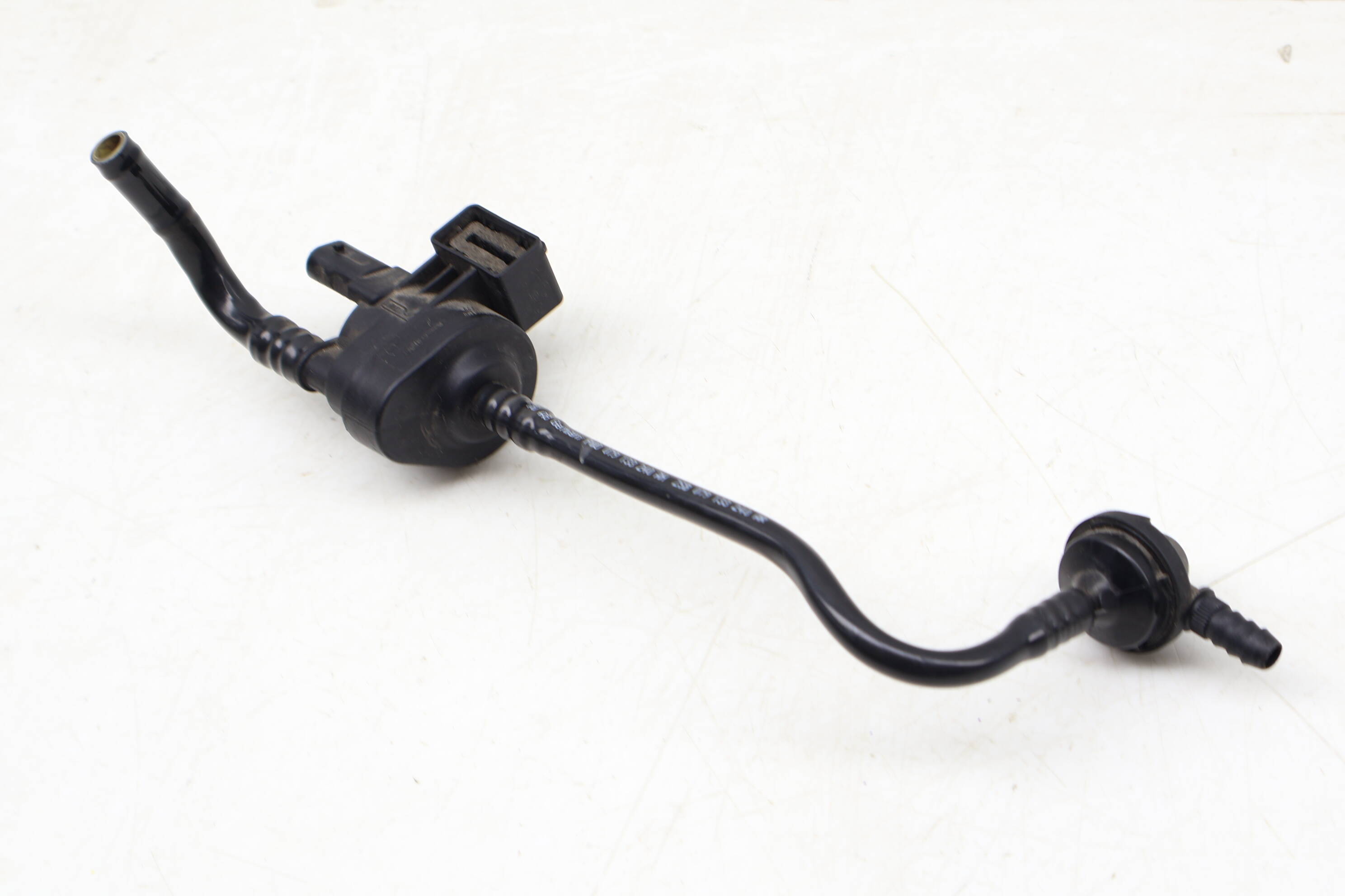 Charcoal Fuel Vapor Canister Valve 079133240AH