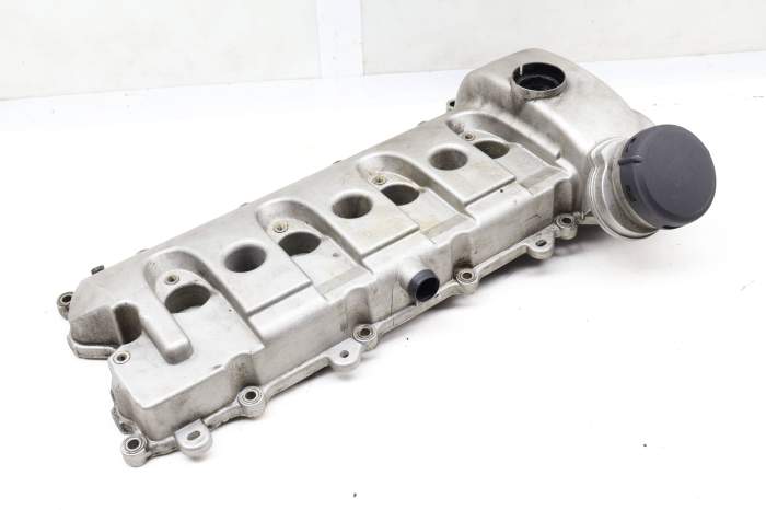 Engine Valve / Cylinder Head Cover 94810513206 main product photo