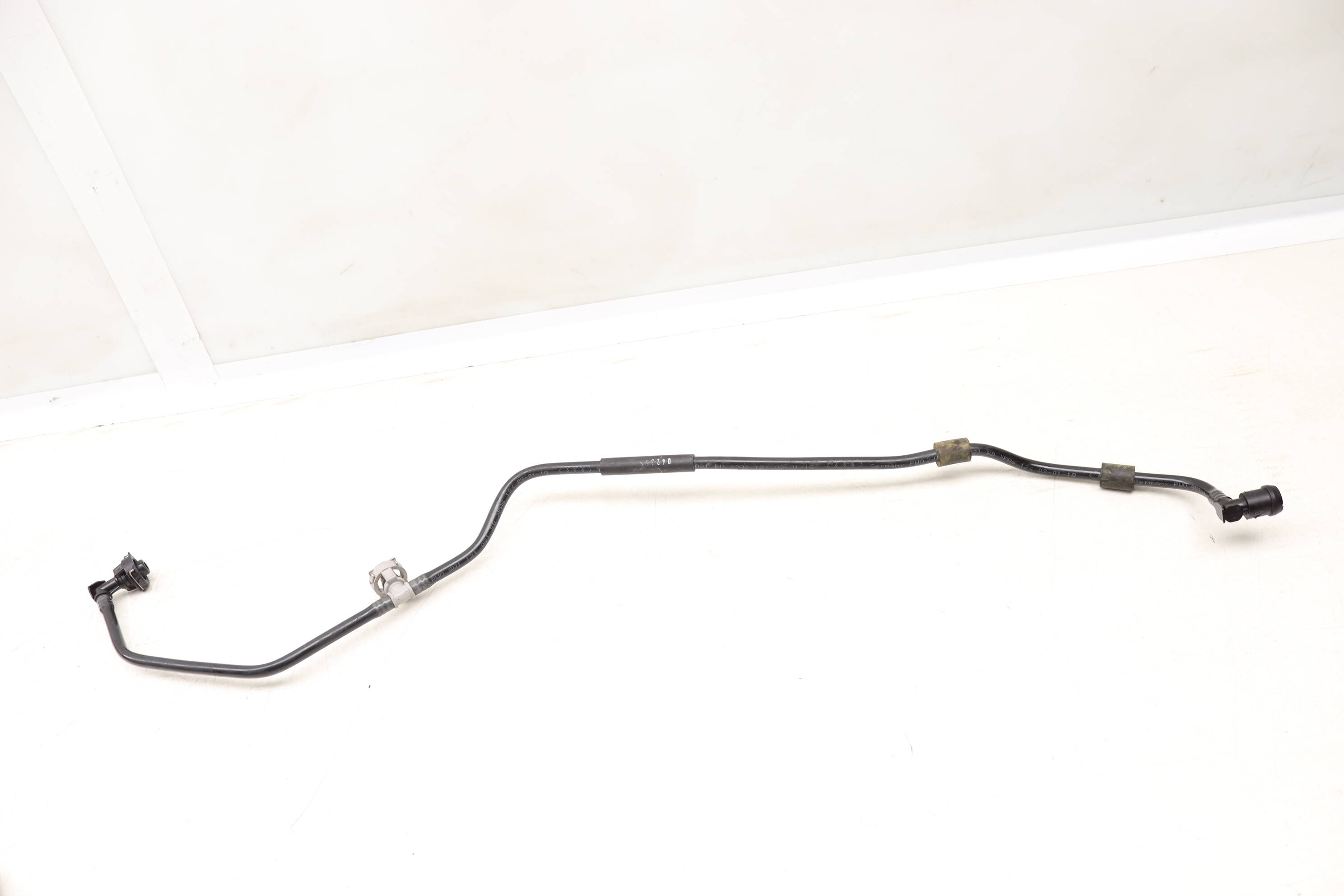 Coolant Reservoir Breather Hose / Line 8W1121081BD