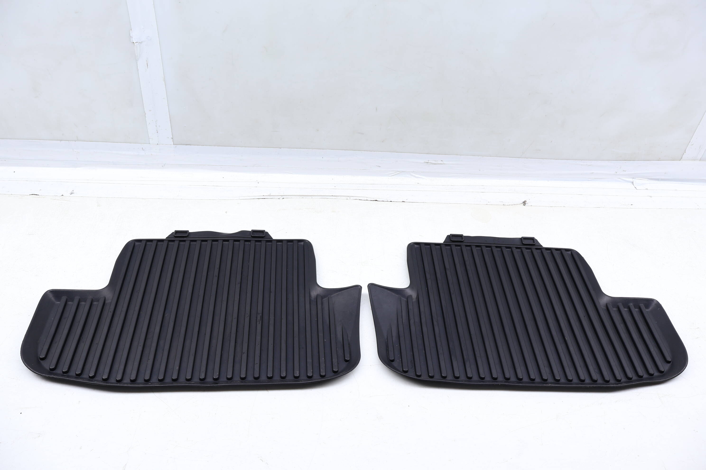 Rubber Floor Mat Set 8T0061511