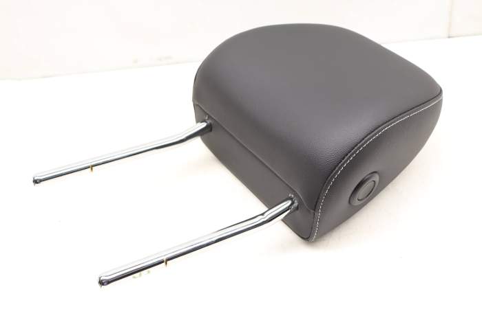 Headrest / Head Rest 2GJ881901A main product photo