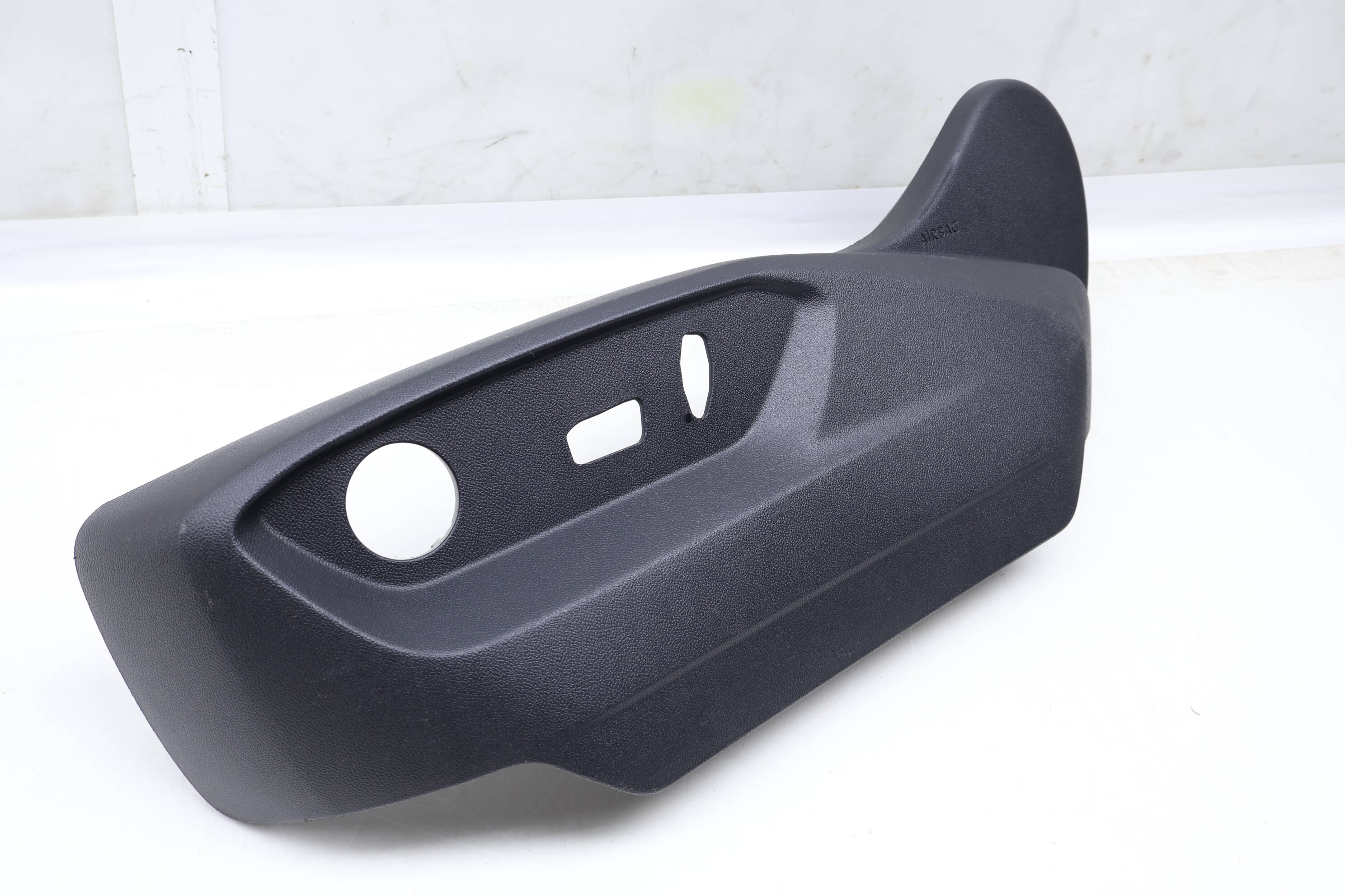 Outer Seat Trim / Panel 5NN881313E