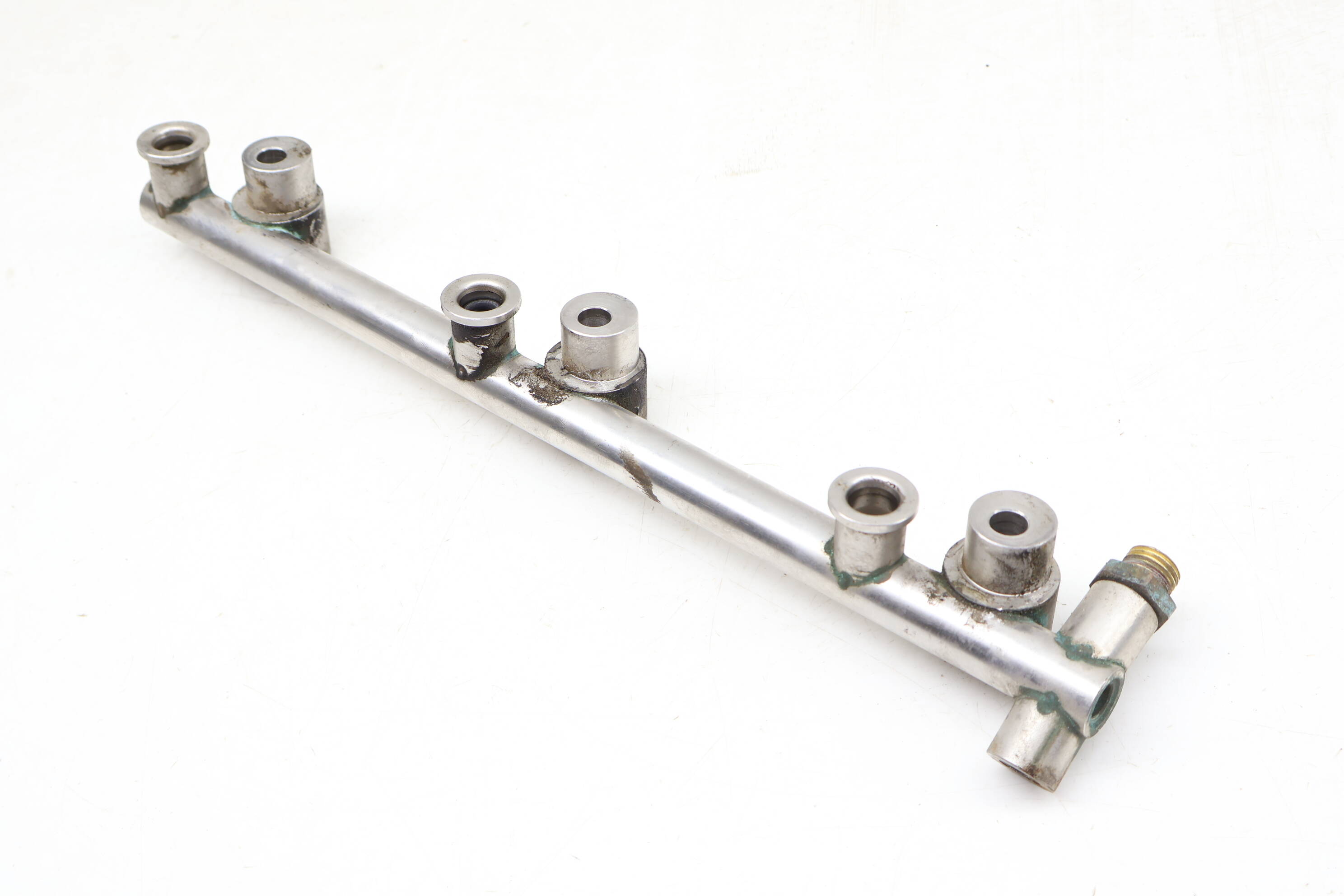 Fuel Rail 03H133317P 95811011620