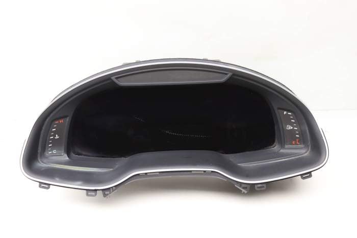 Instrument Cluster / Speedometer 4M0920890A main product photo