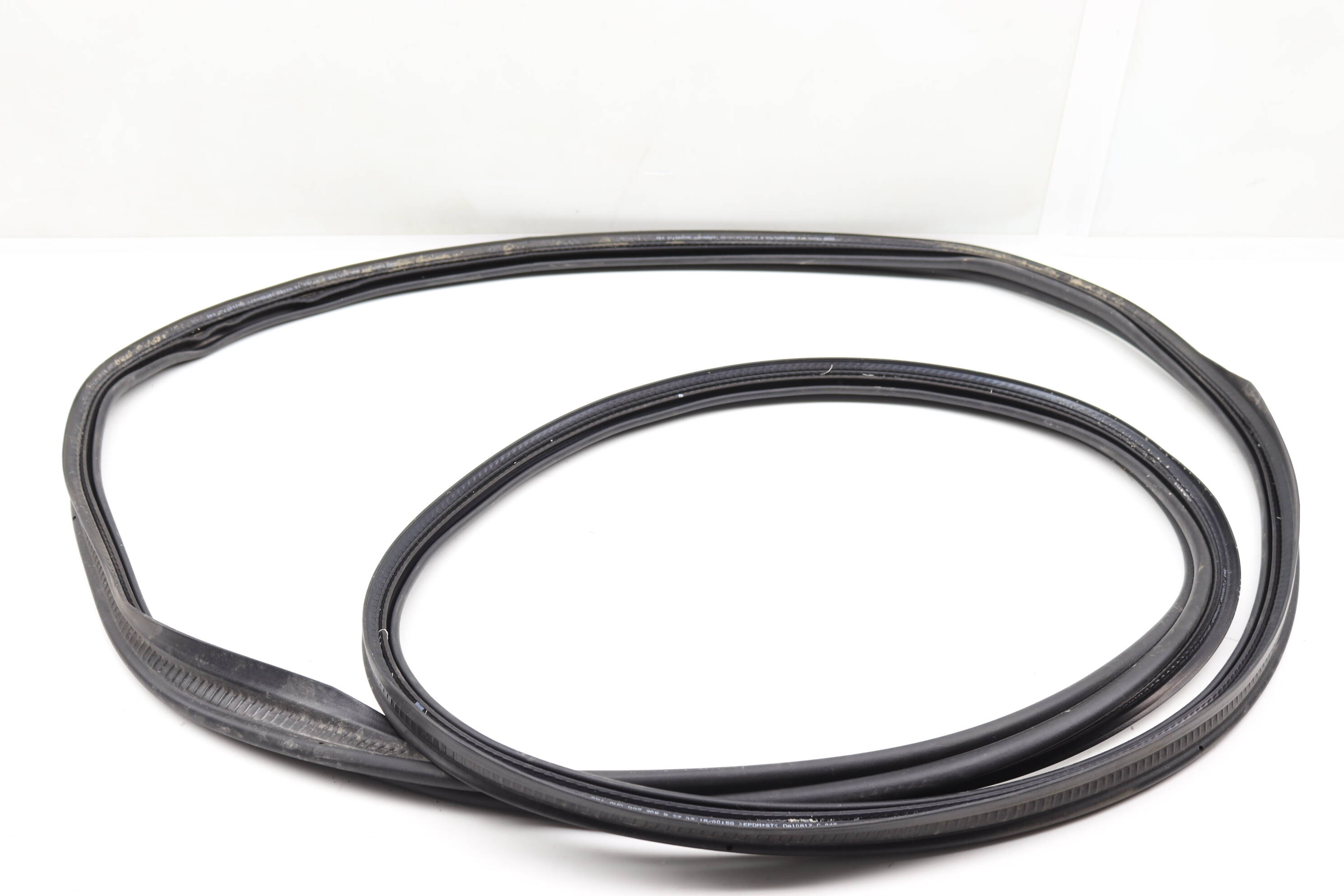 Trunk Hatch Seal / Weather Stripping 8W8827705B