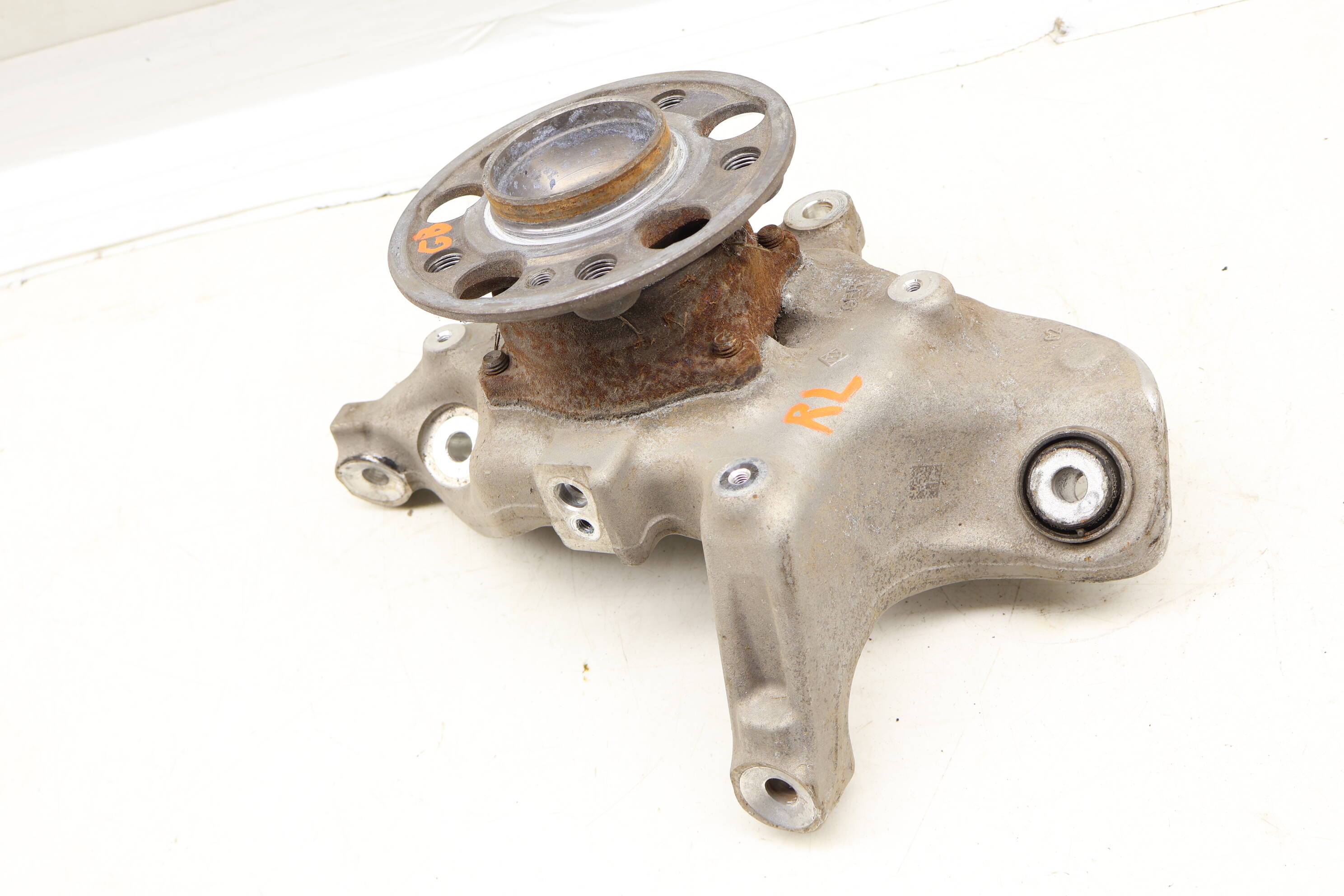 Spindle Knuckle W/ Wheel Bearing 2133572500