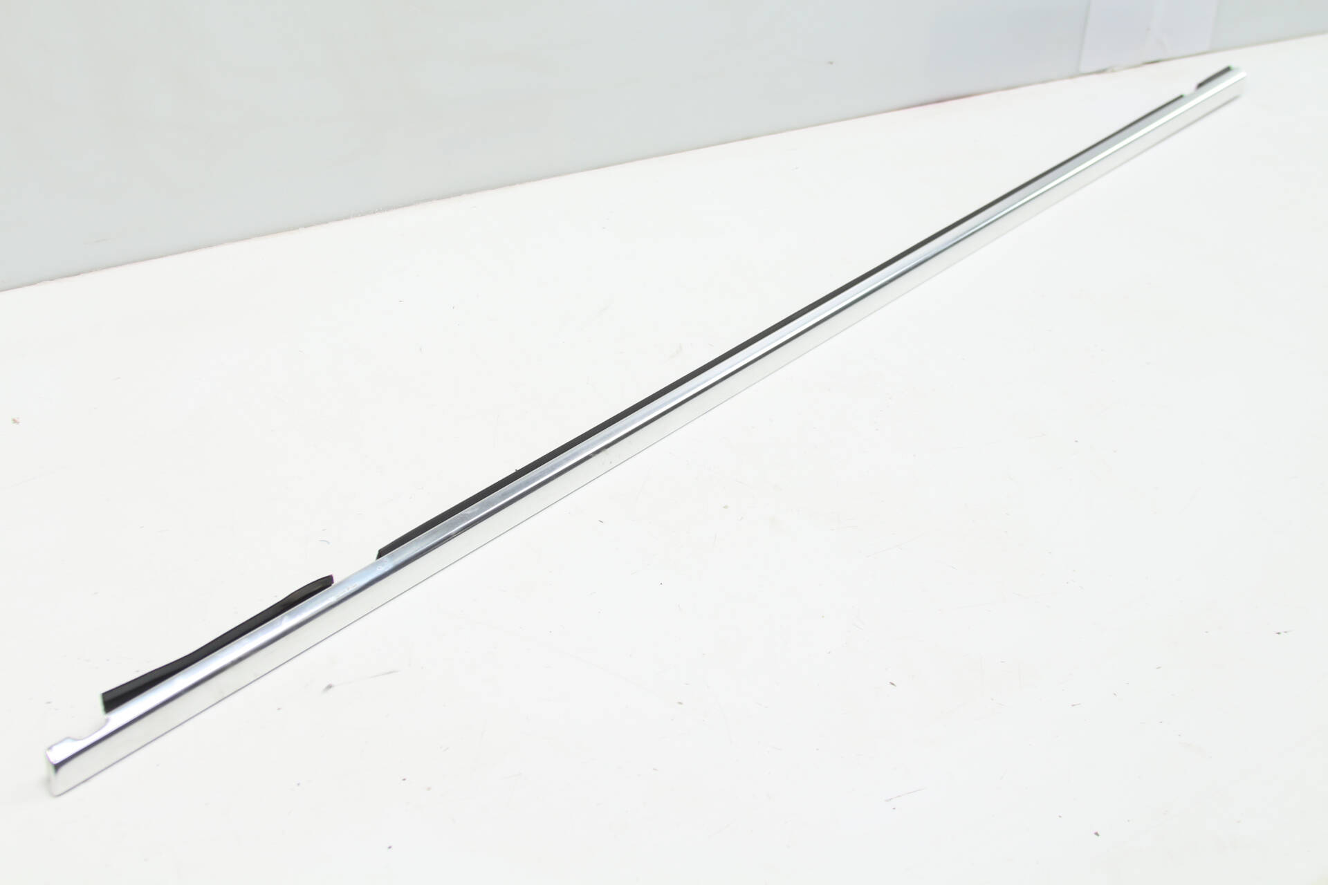 Outer Door Window Slot Seal / Trim 7L6837475F