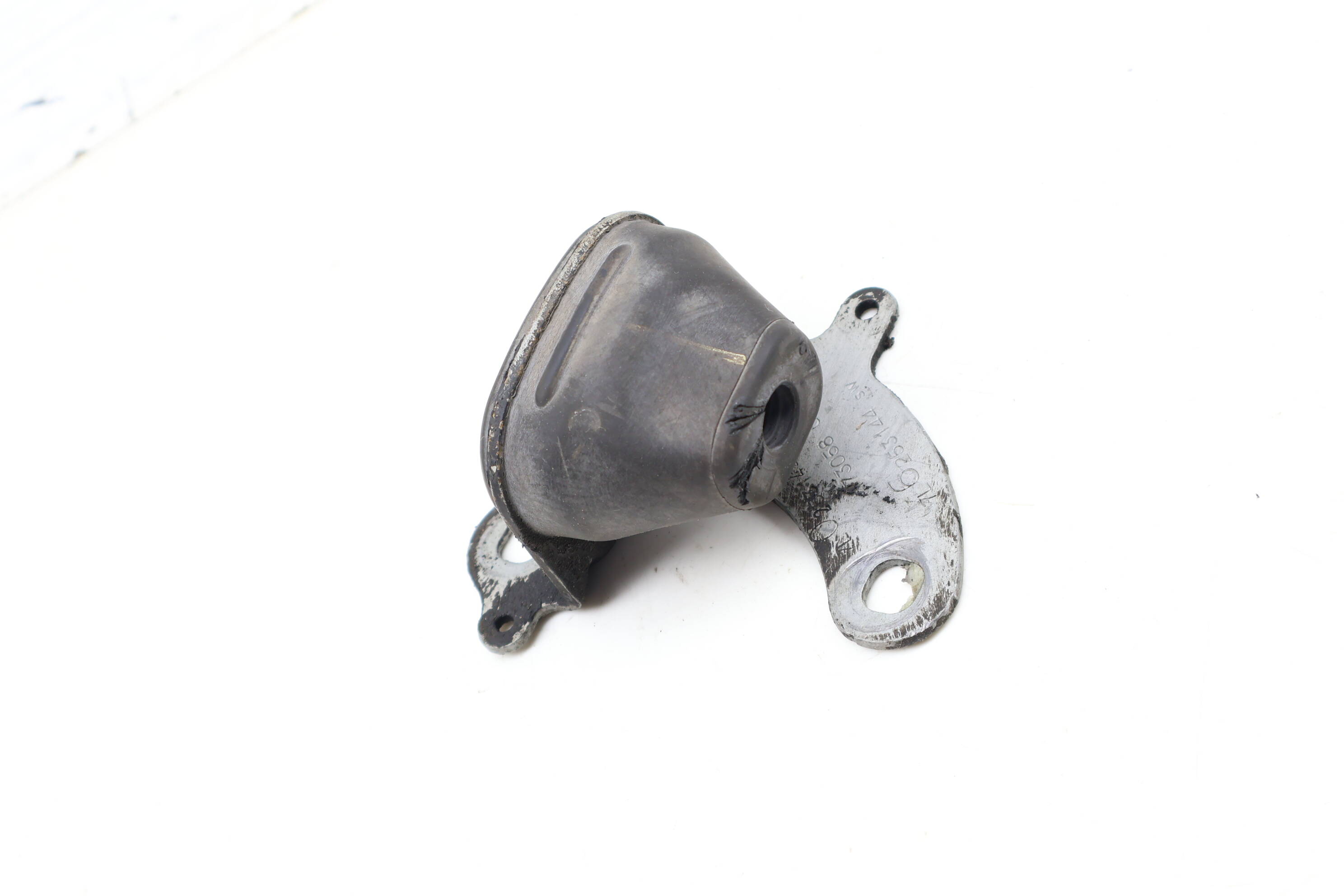 Exhaust Hanger / Mount Bracket 7L6253144 95811122800