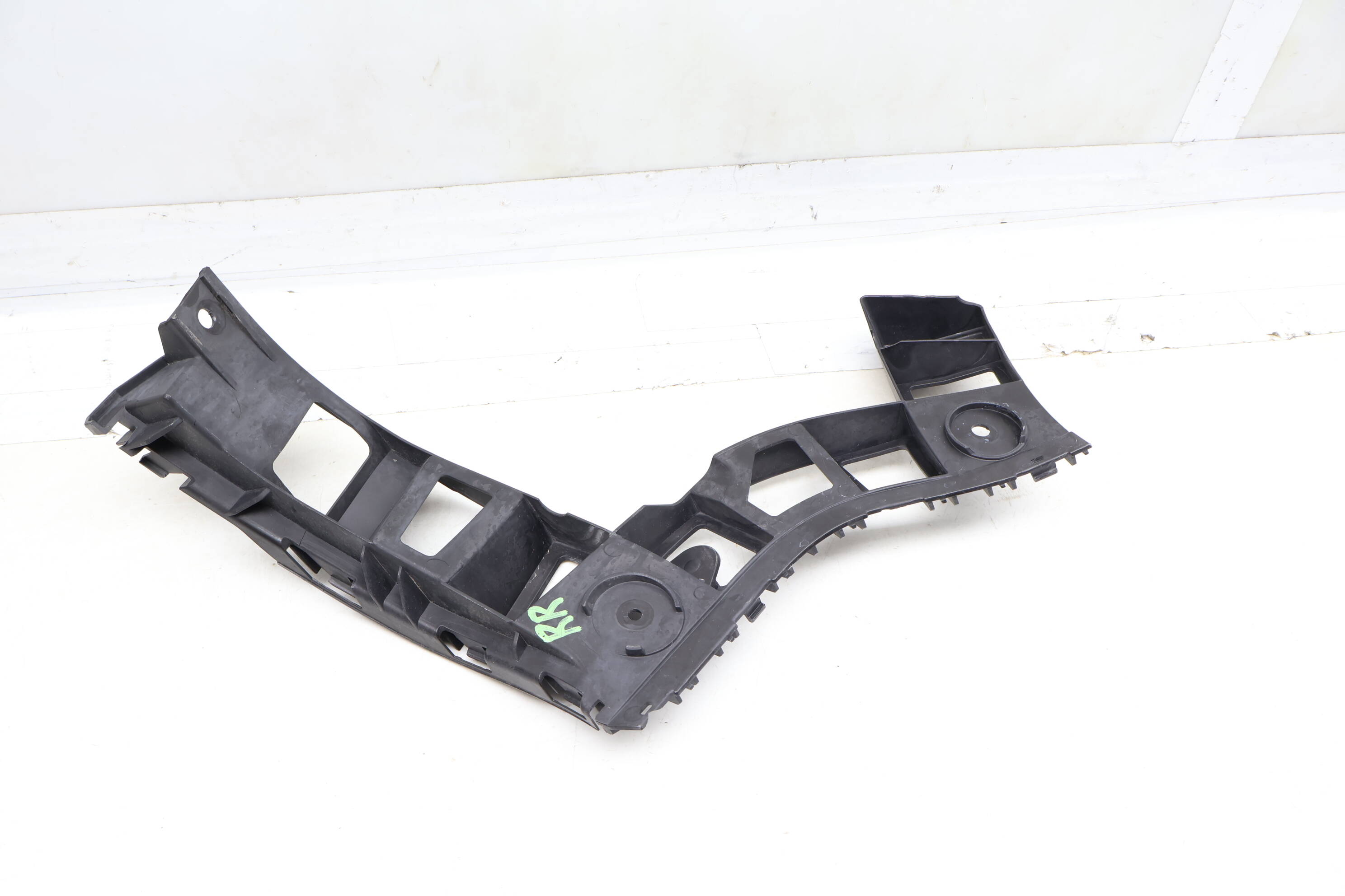 Bumper Guide / Bracket 5N0807394D