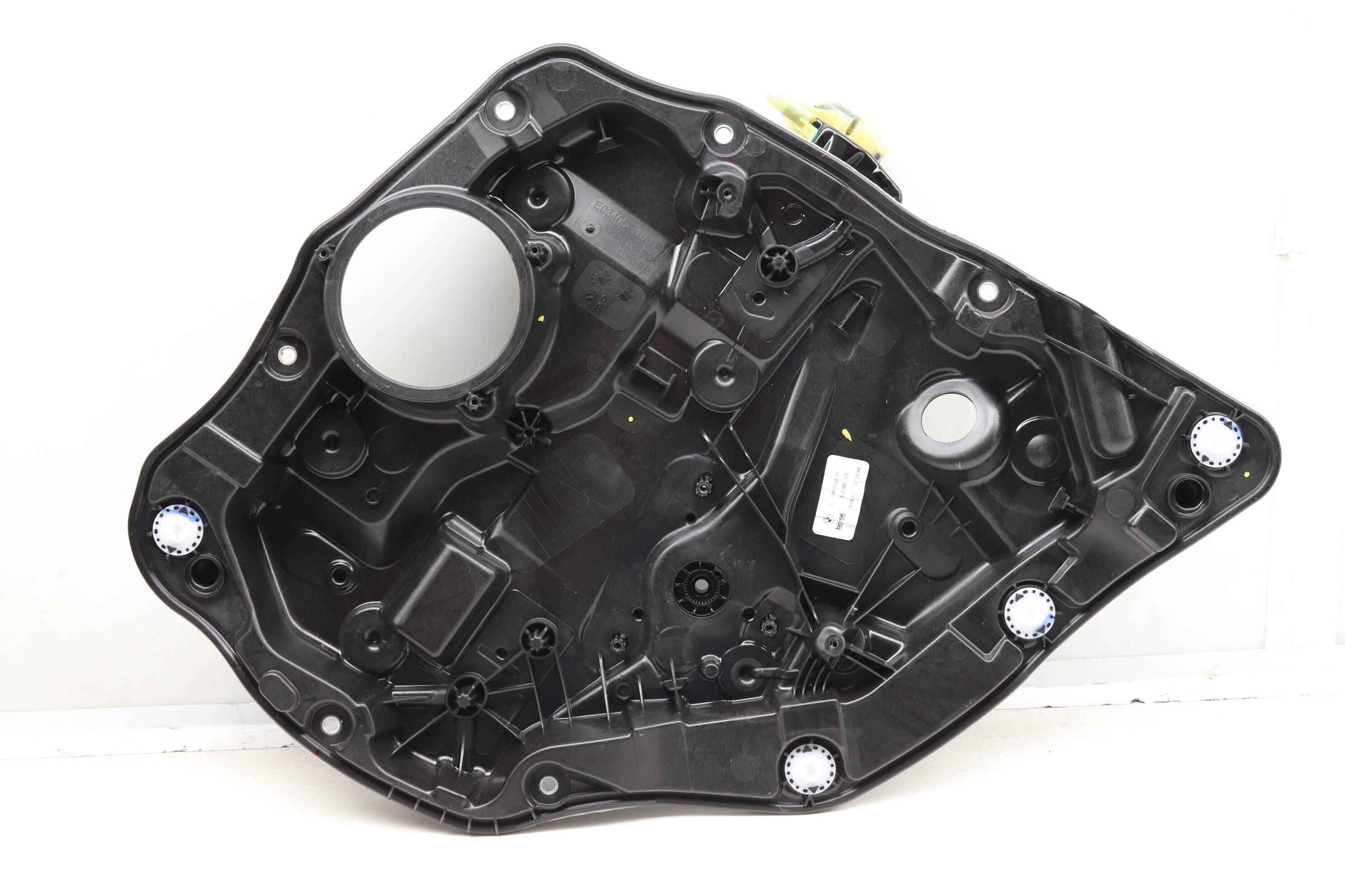 Door Panel / Window Regulator Assembly 7497100