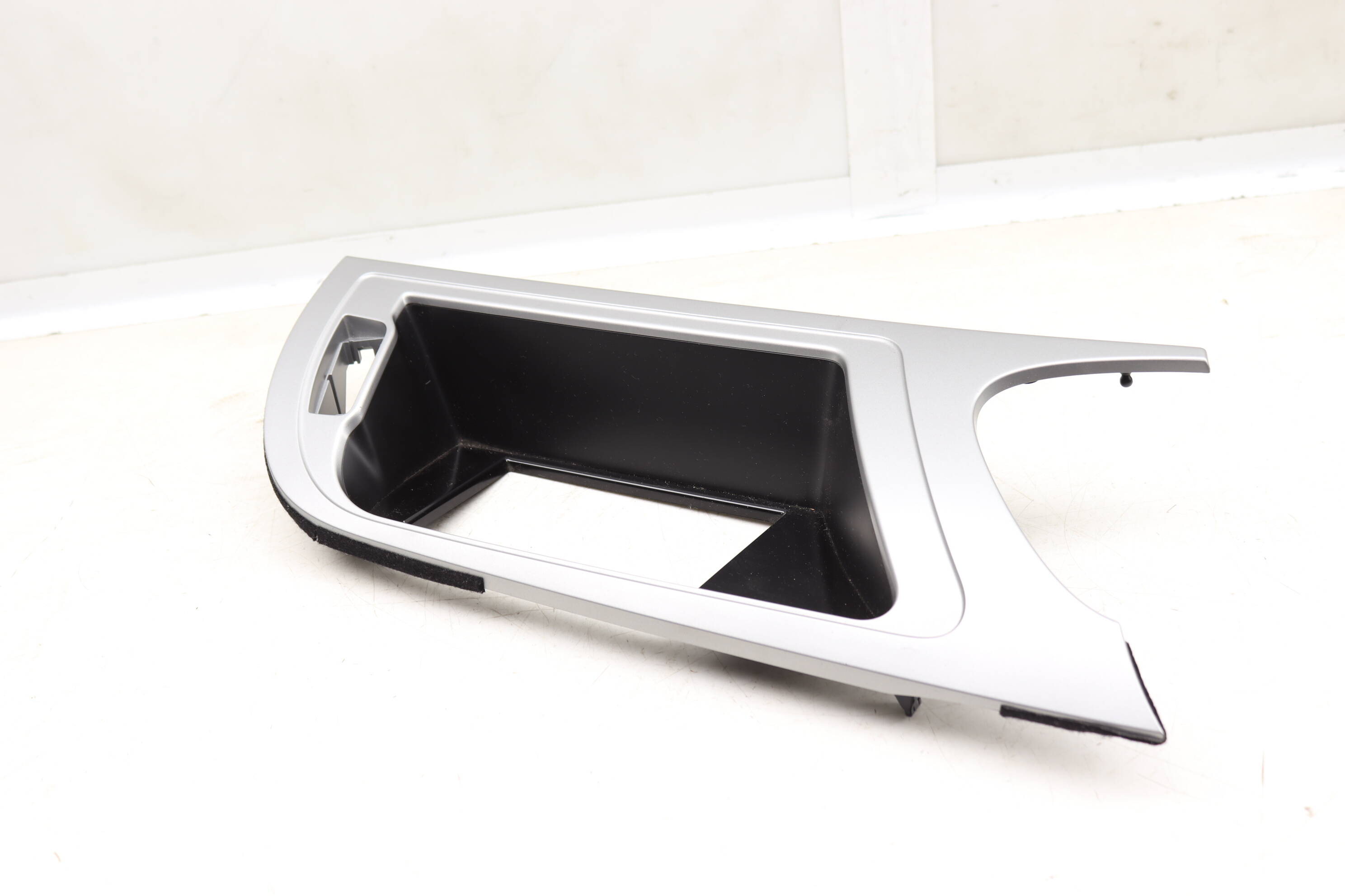 Center Dash Display Trim Bezel 8K1857186G