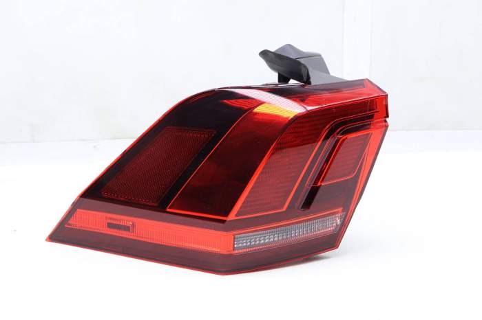 Led Tail Light / Lamp (Outer) 5NN945095A main product photo