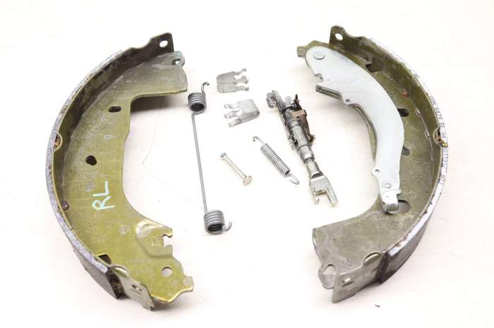 Brake Shoe Kit / Set 1EA698525D main product photo