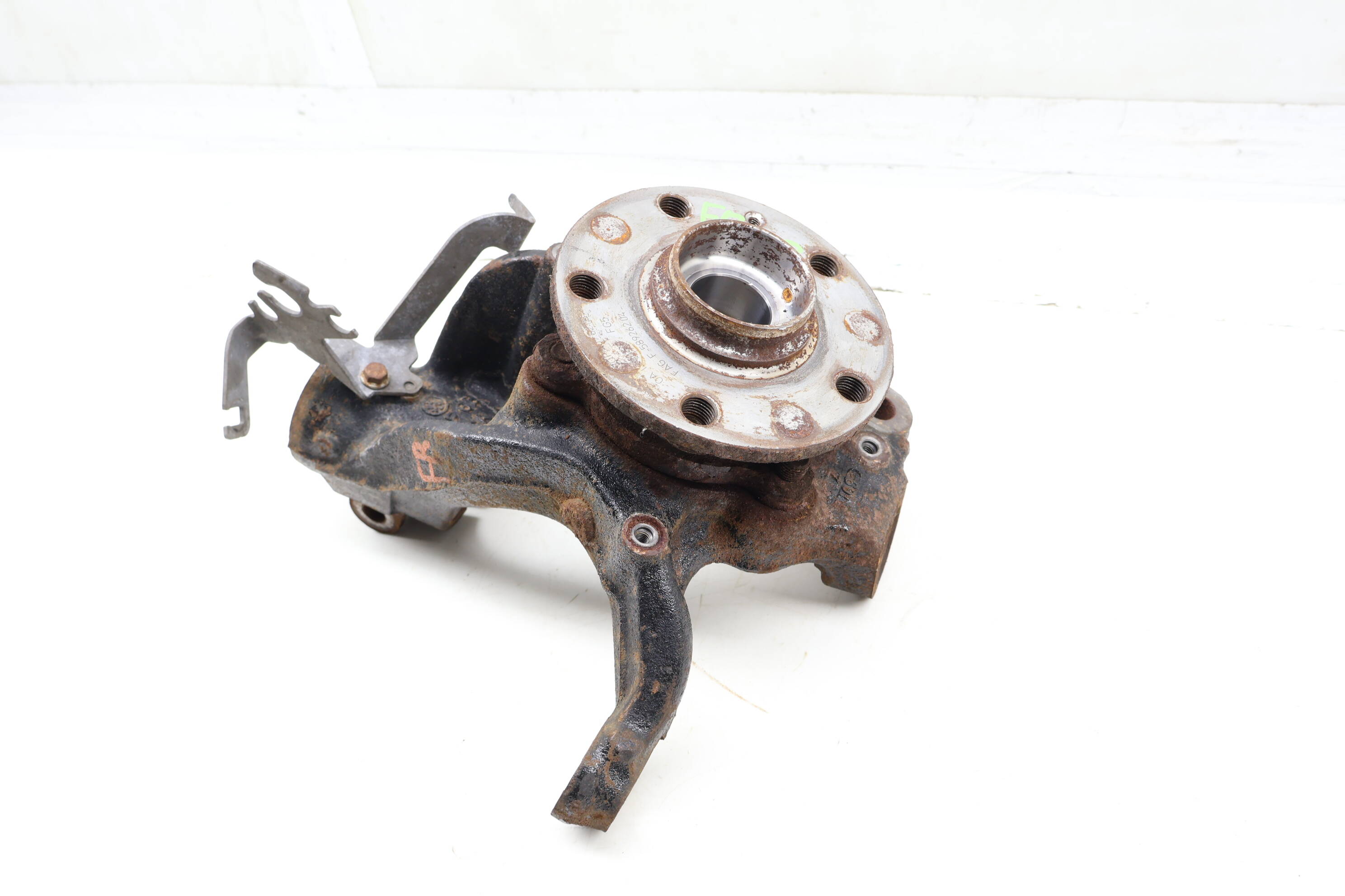 Spindle Knuckle W/ Wheel Bearing 3QF407256E
