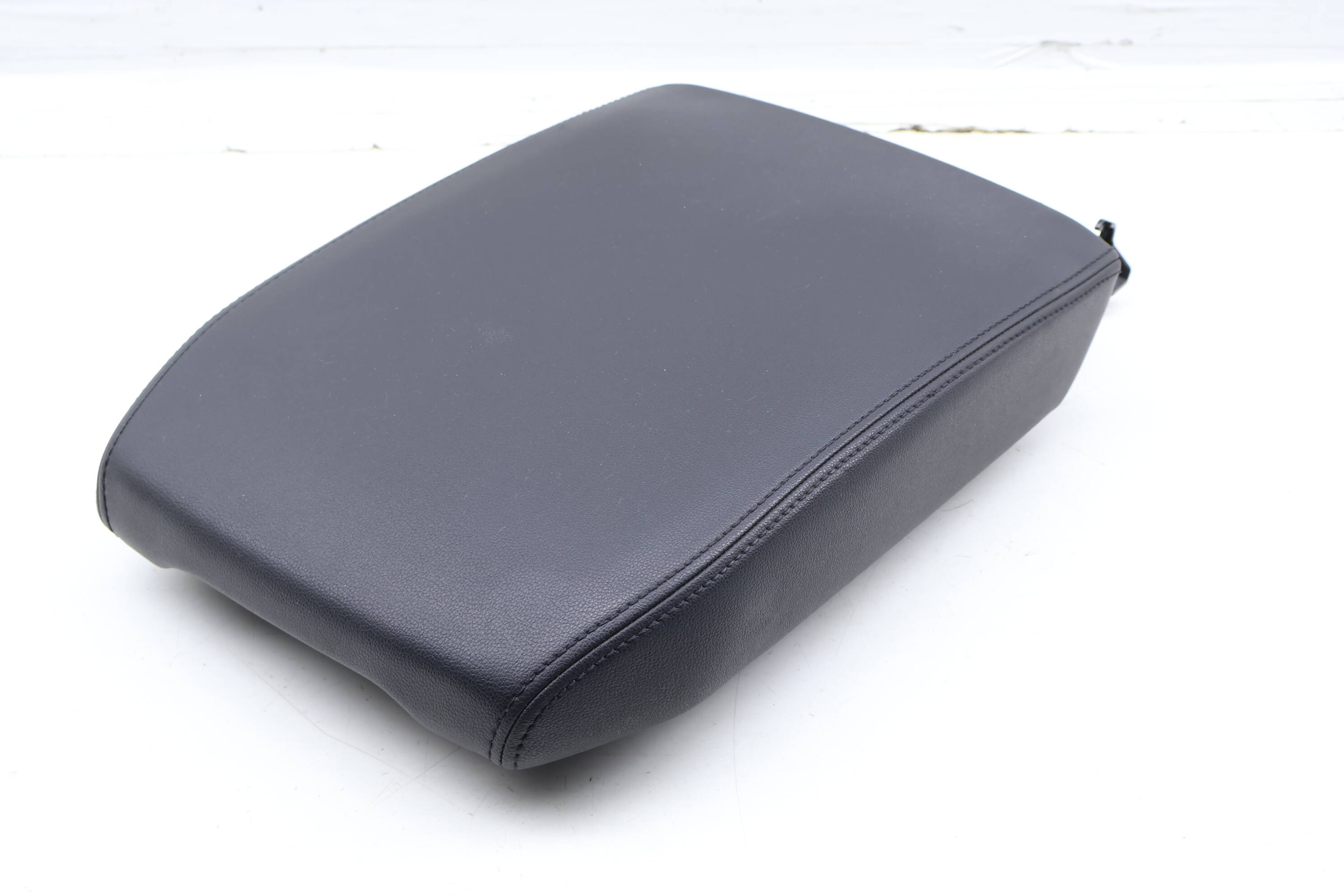 Center Armrest / Arm Rest 3CN864207C