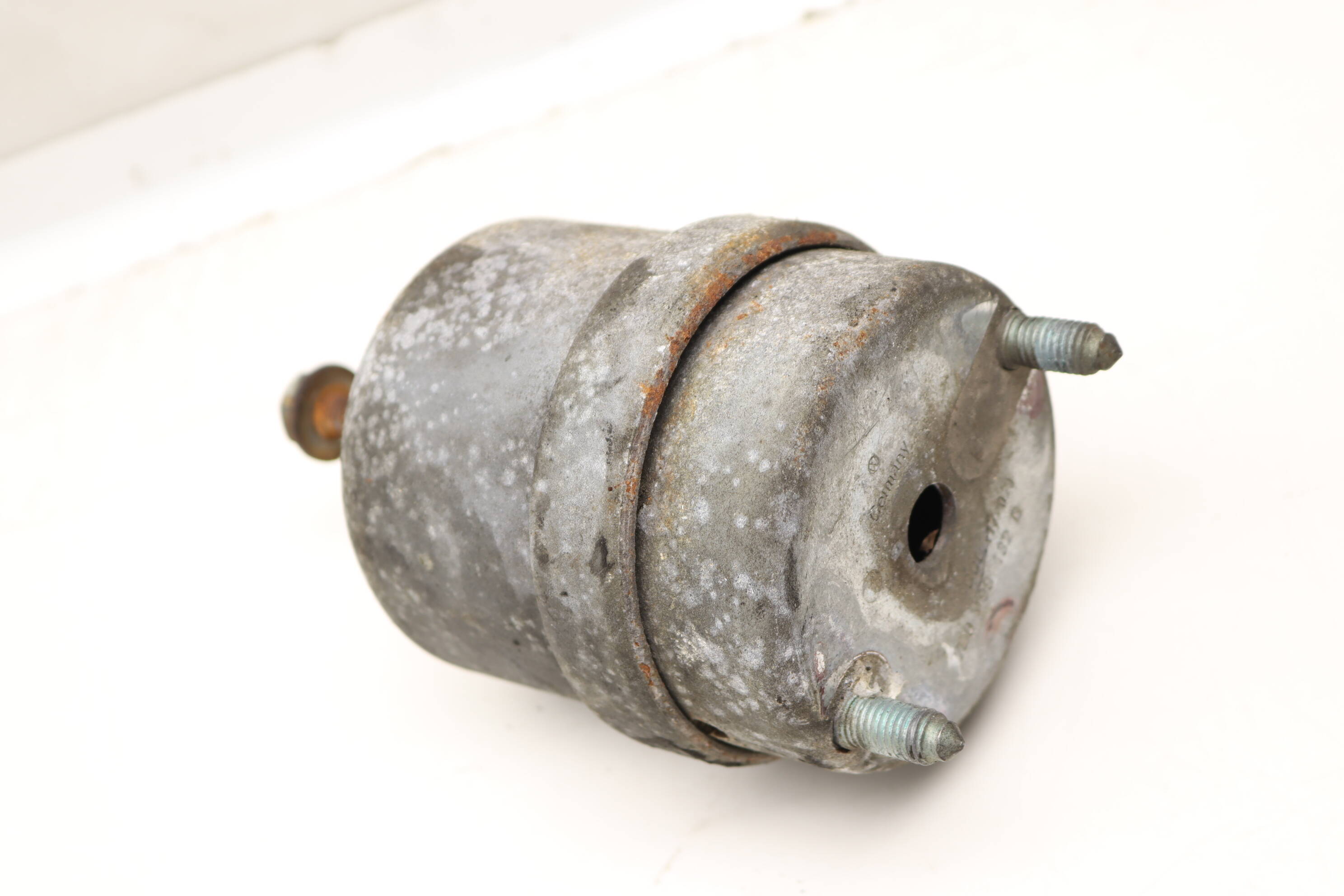 Engine / Motor Mount 7D0199132D