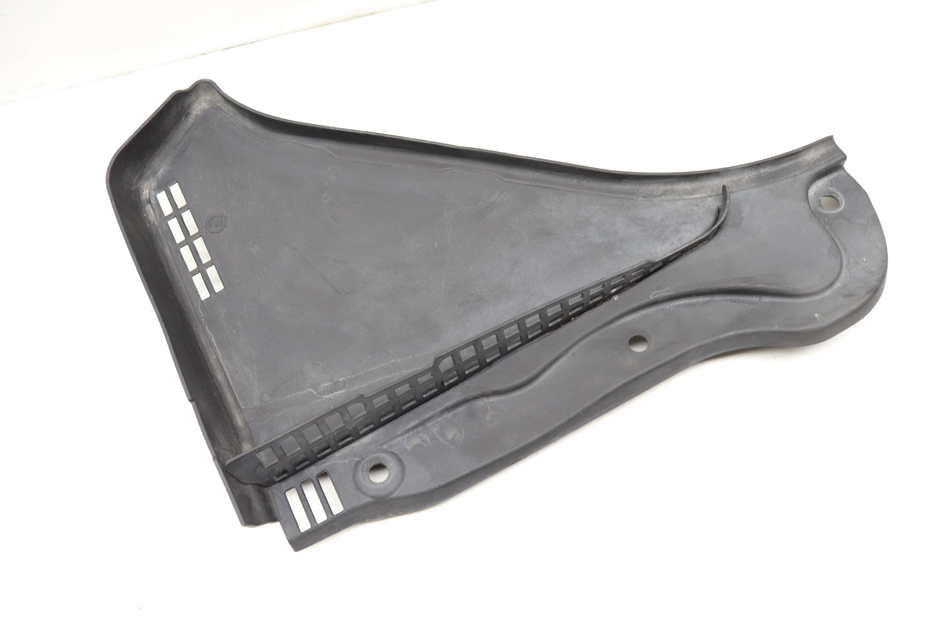 Firewall Engine Bay / Windshield Cowl Cover 51717216977