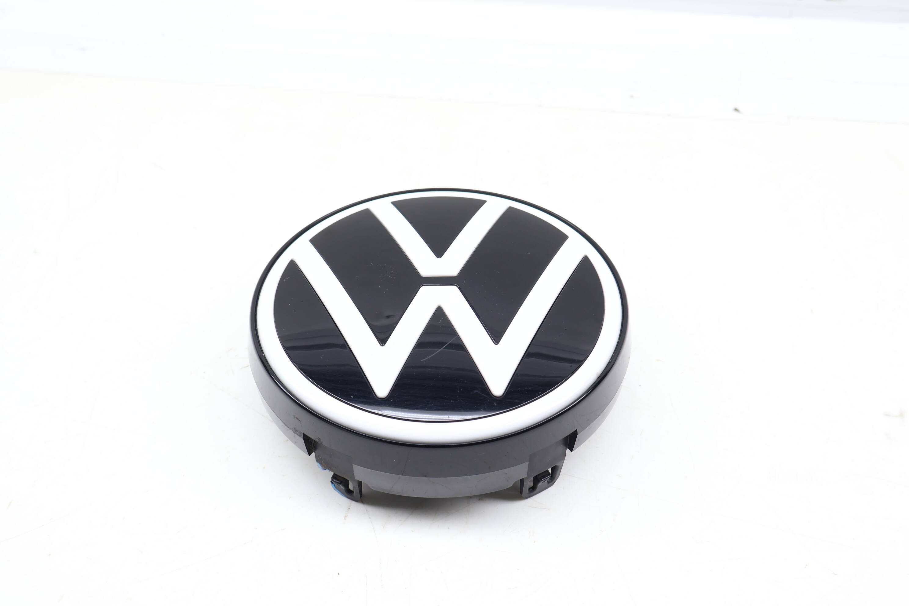 Hood Emblem / Badge 11K853601