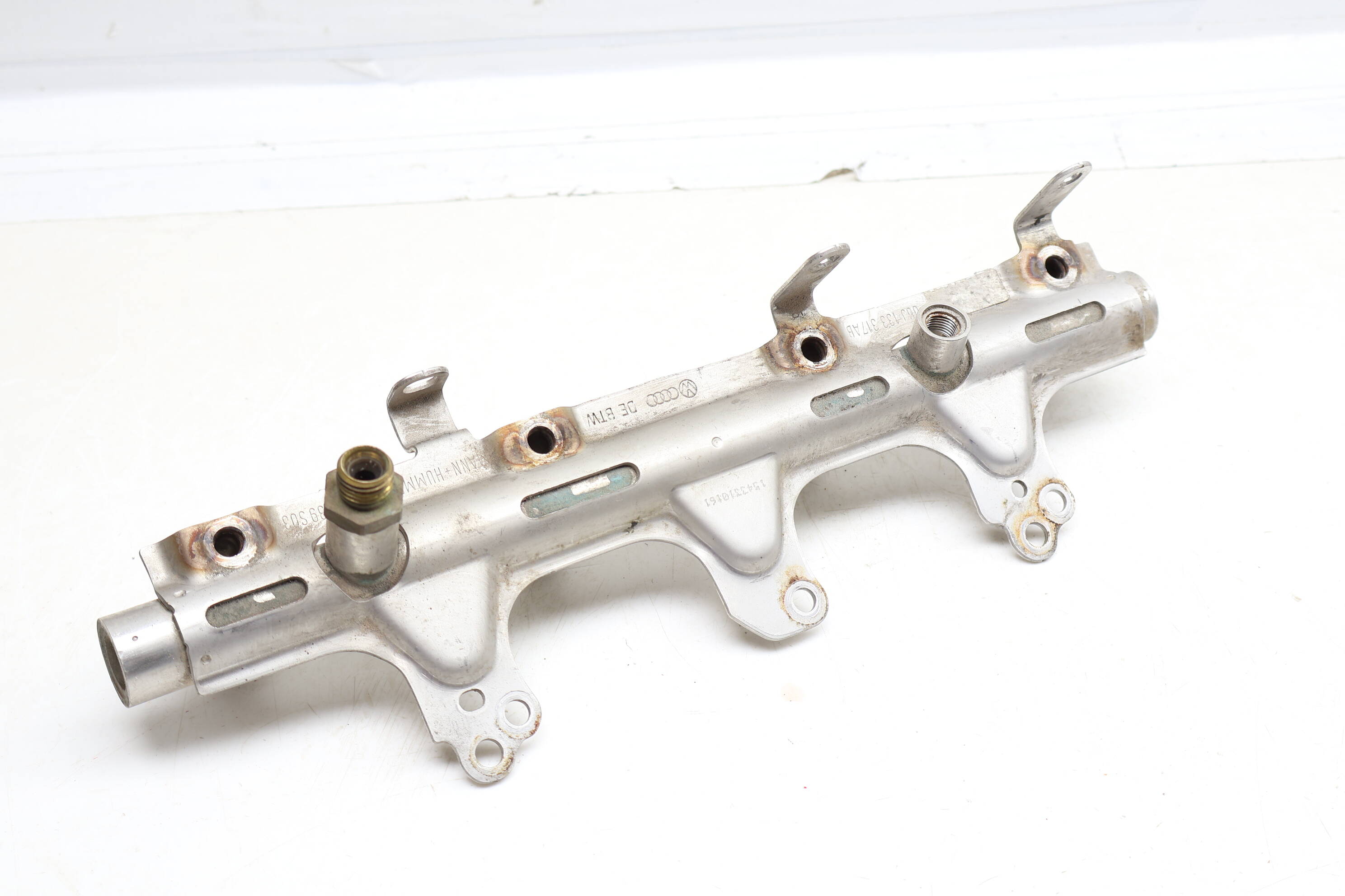 Fuel Rail 06J133317AB