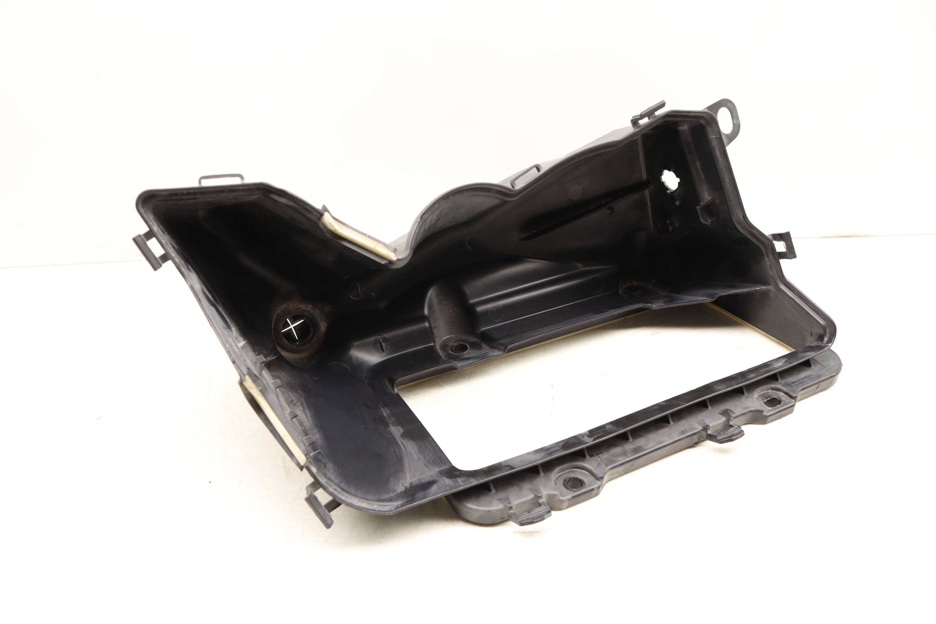 Air Intake Box 9J1815130B