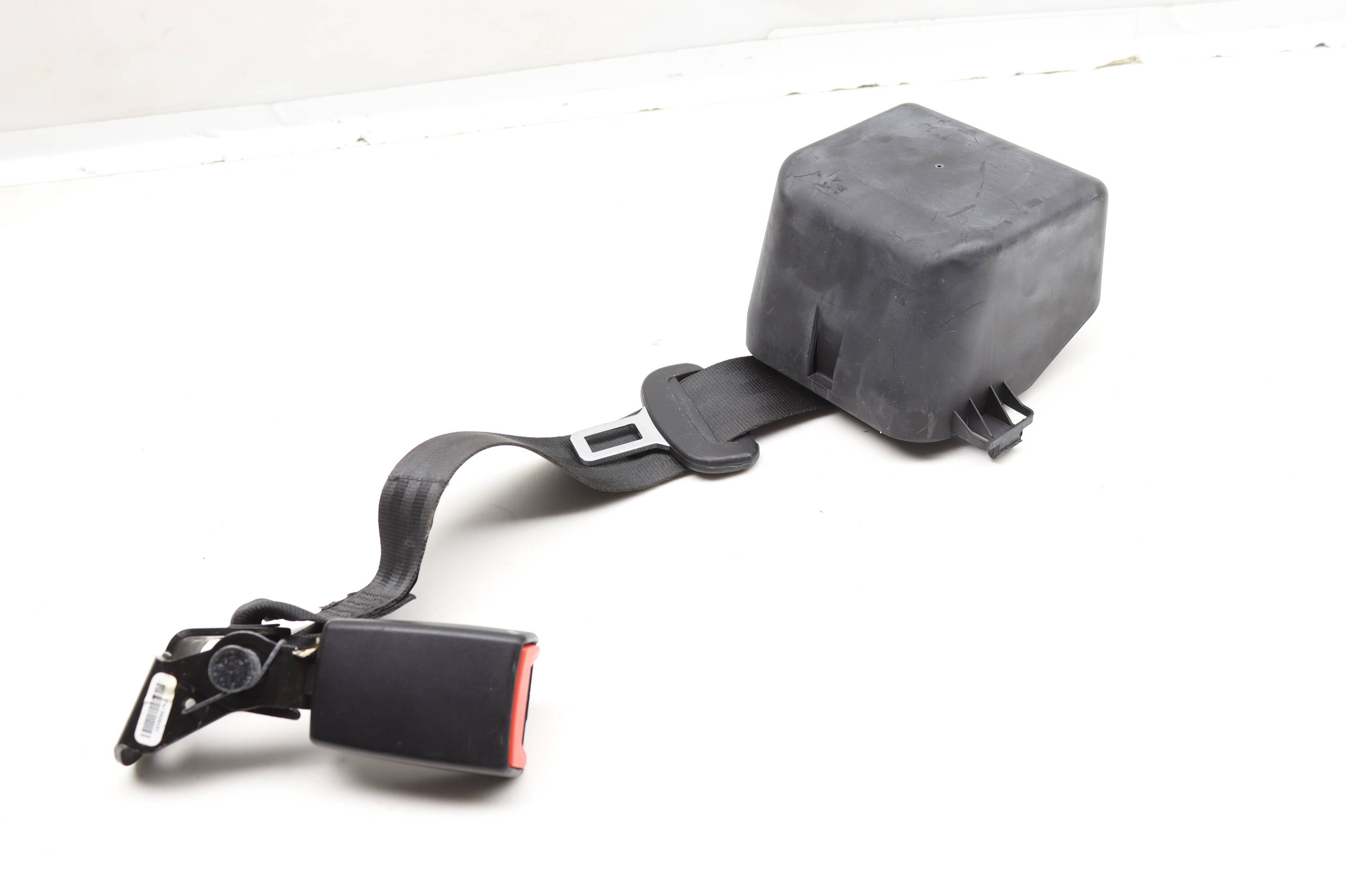 Center Seat Belt Retractor 561857807