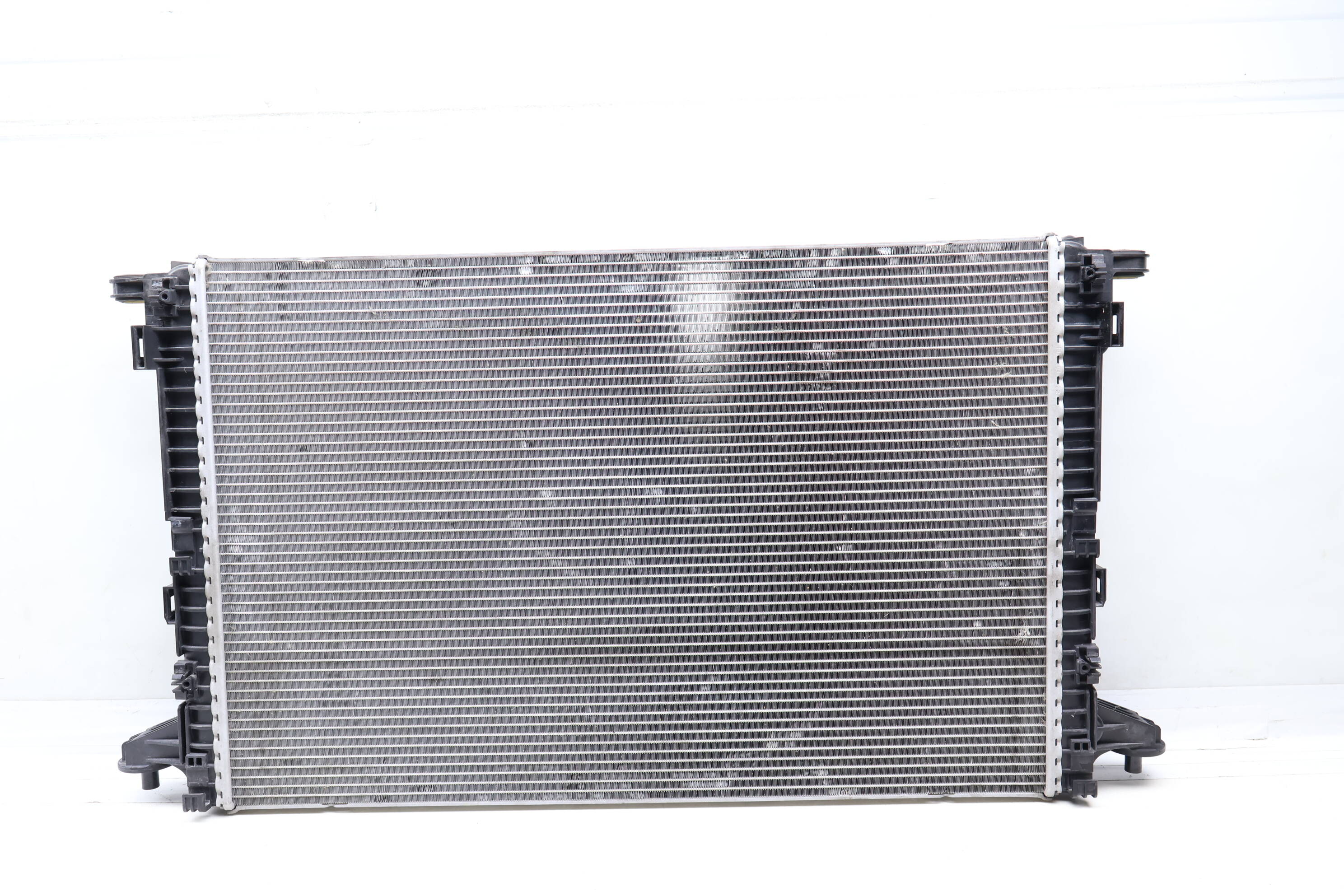 Radiator 8MK376990