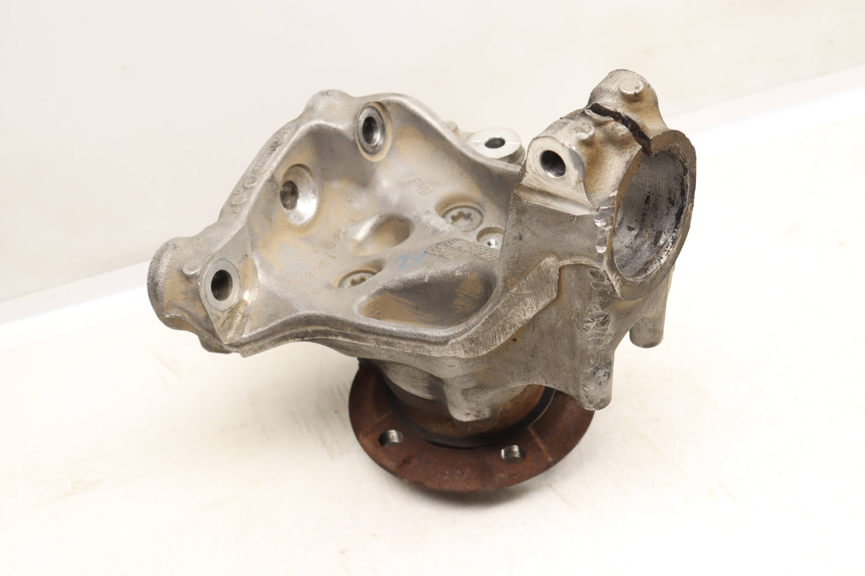 BMW Front Left Spindle Knuckle W/ Wheel Bearing 31216858311 BMW Front Left Spindle Knuckle W/ Wheel Bearing 31216858311