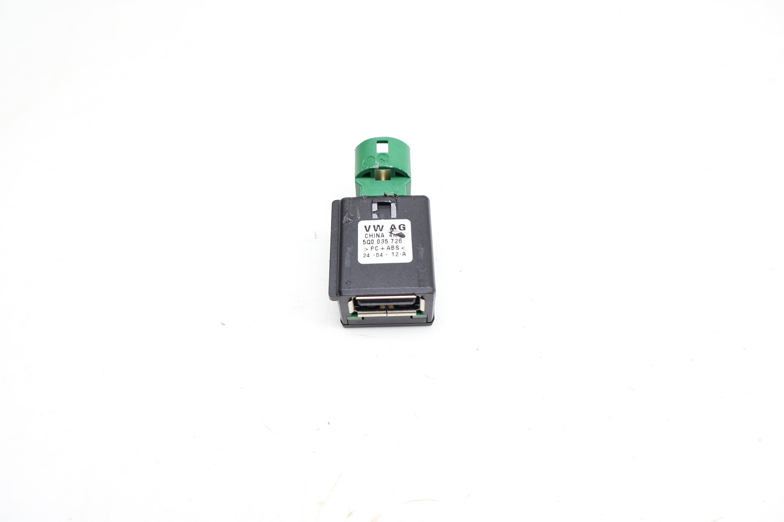 Usb Port / Connector 5Q0035726