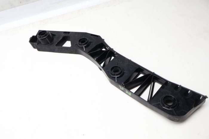 Bumper Mount Bracket / Guide 5NN807393 main product photo