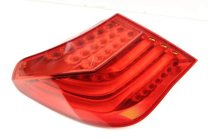 Outer Tail Light / Lamp 63217182201 main product photo