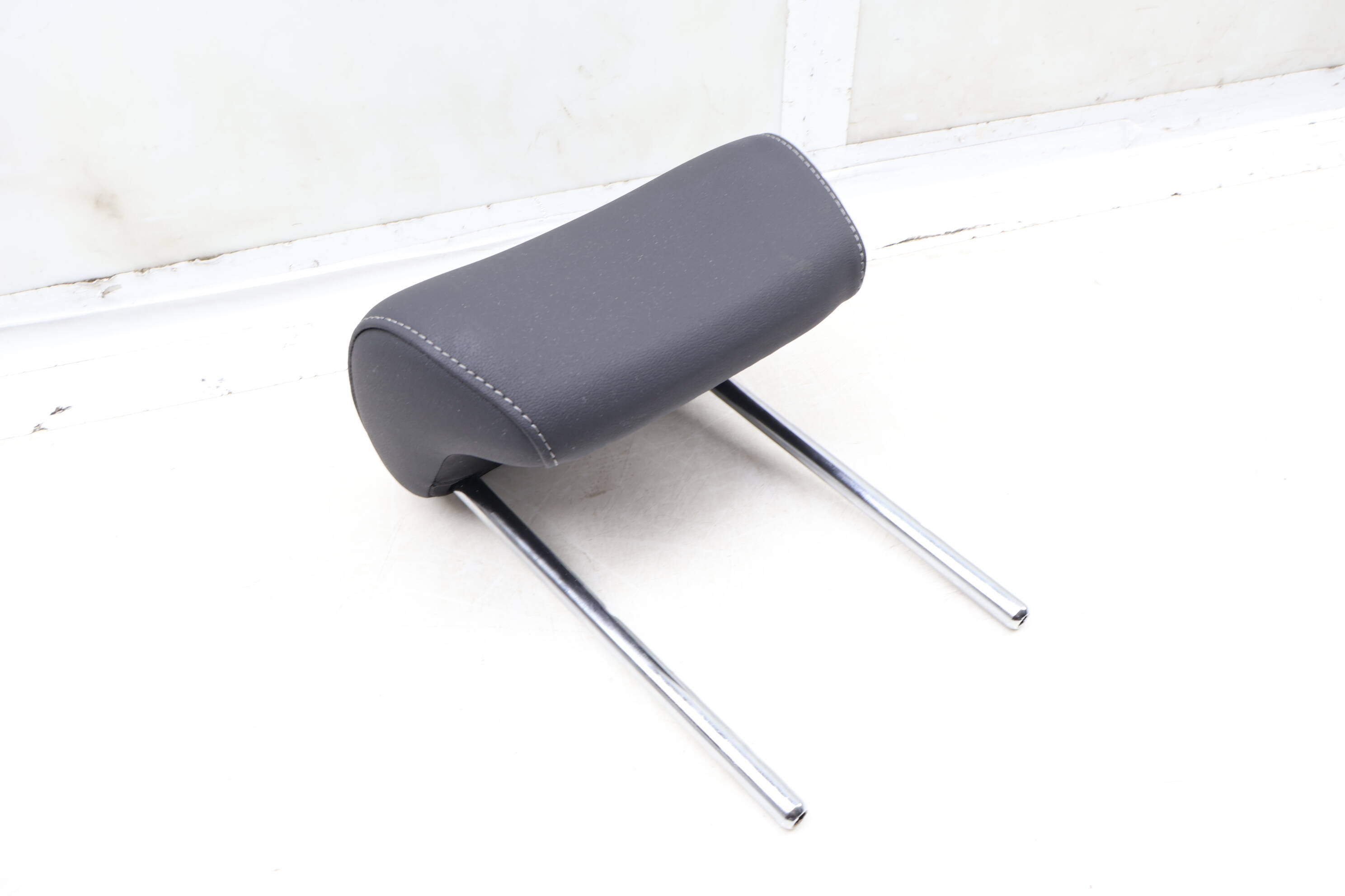 Center Headrest / Head Rest 80A885973AE