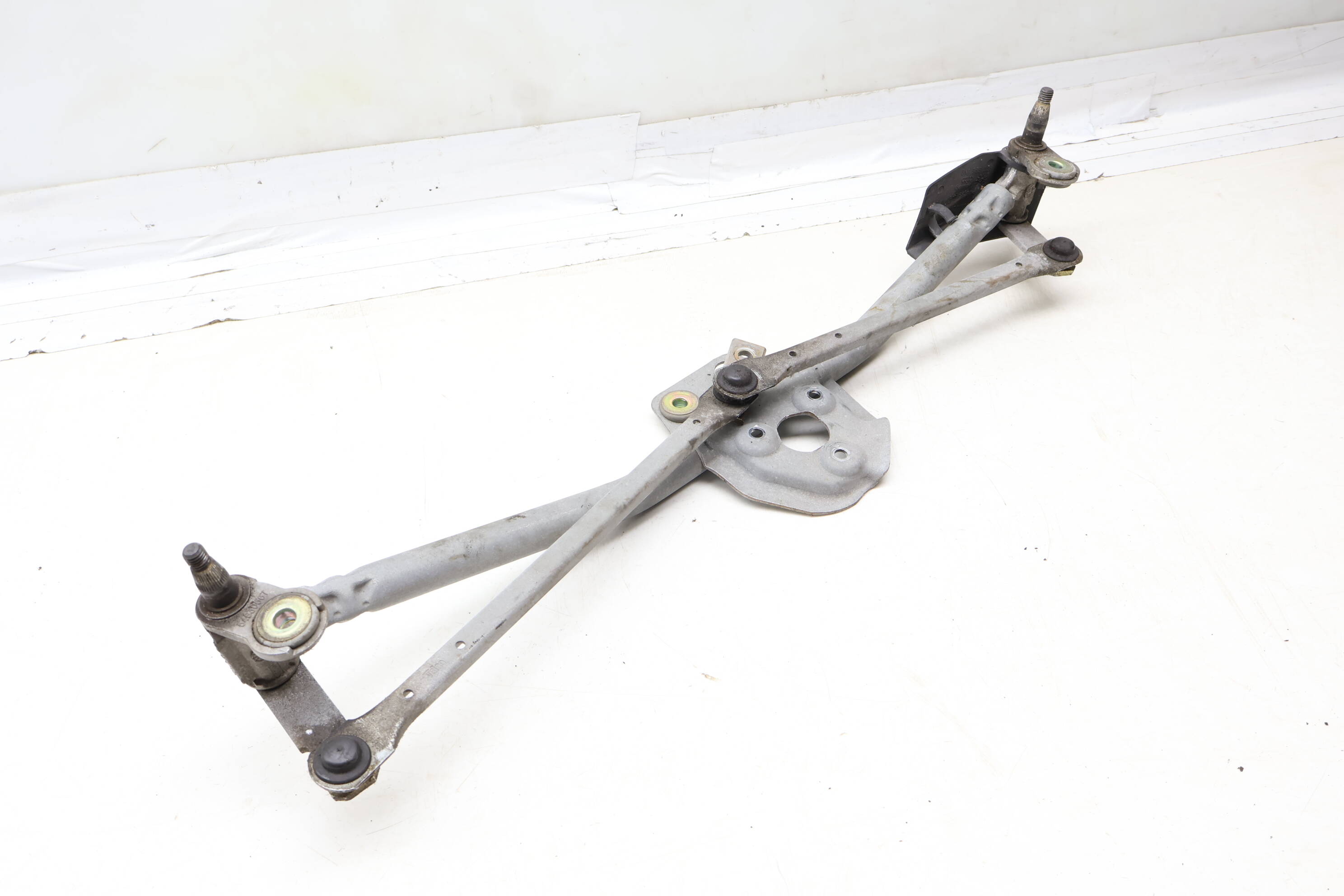 Windshield Wiper Transmission / Bracket 8N1955023A