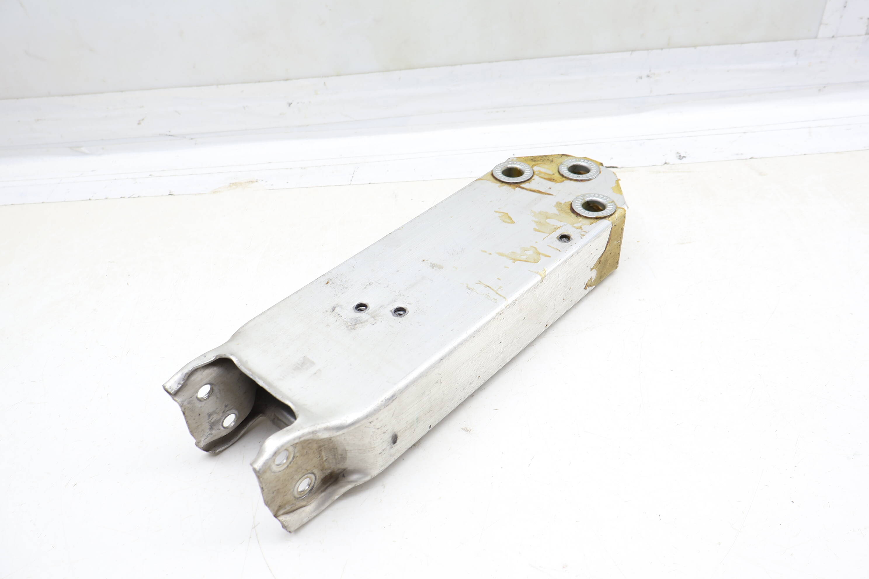 Bumper Reinforcement Bar / Bracket