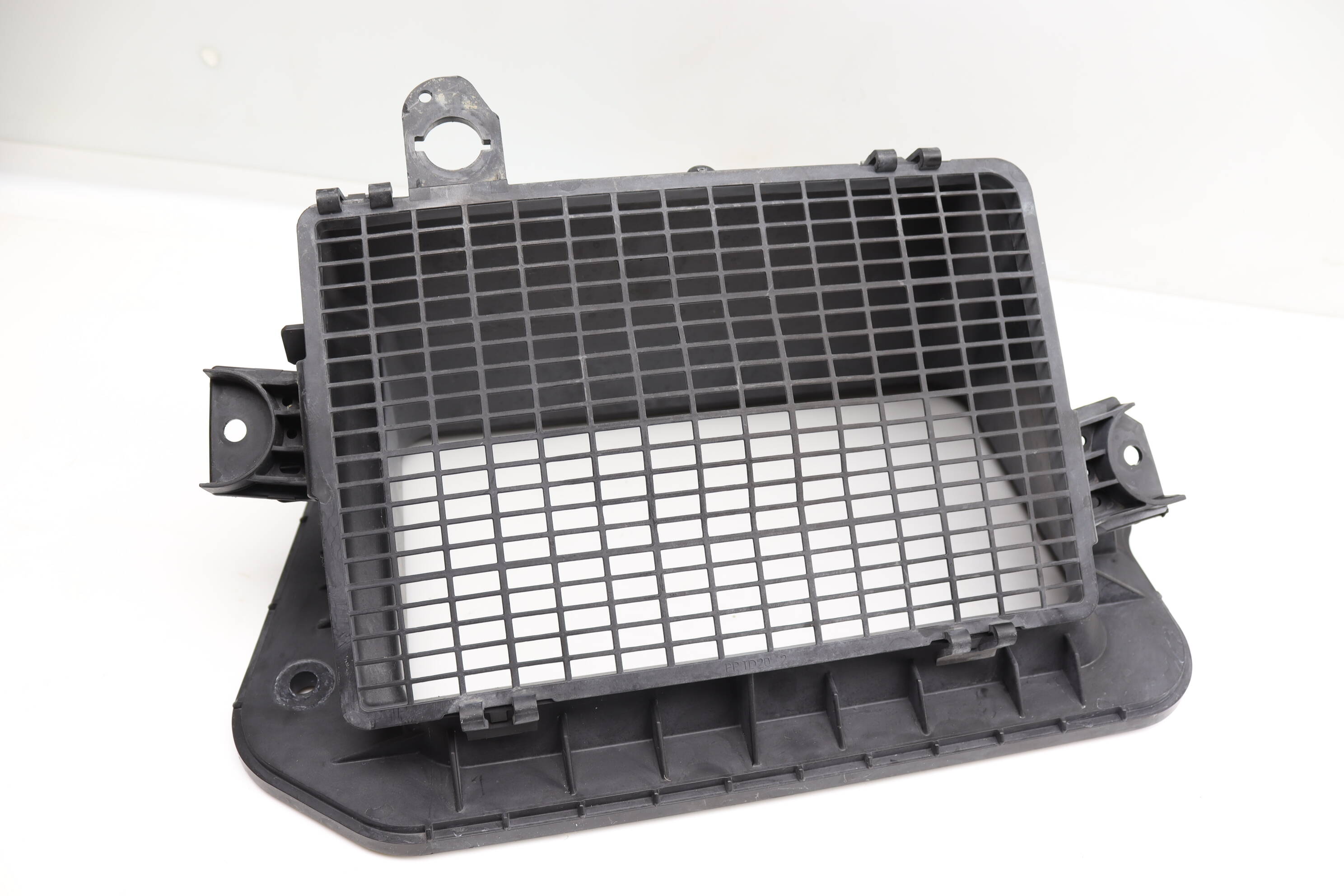 Cabin Air Intake / Hvac Duct 8W1819904A