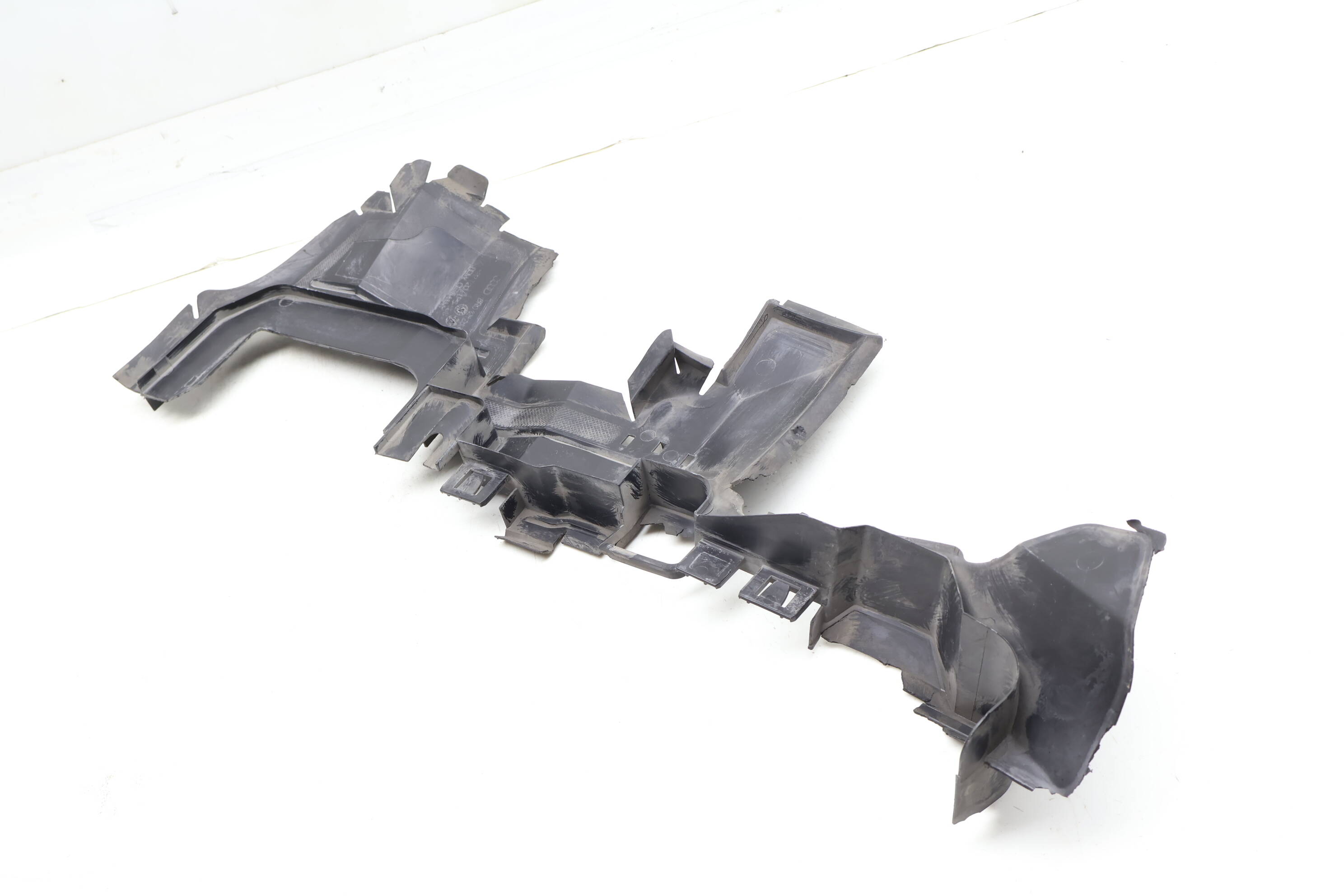 Radiator Air Duct / Guide 8R0121283S