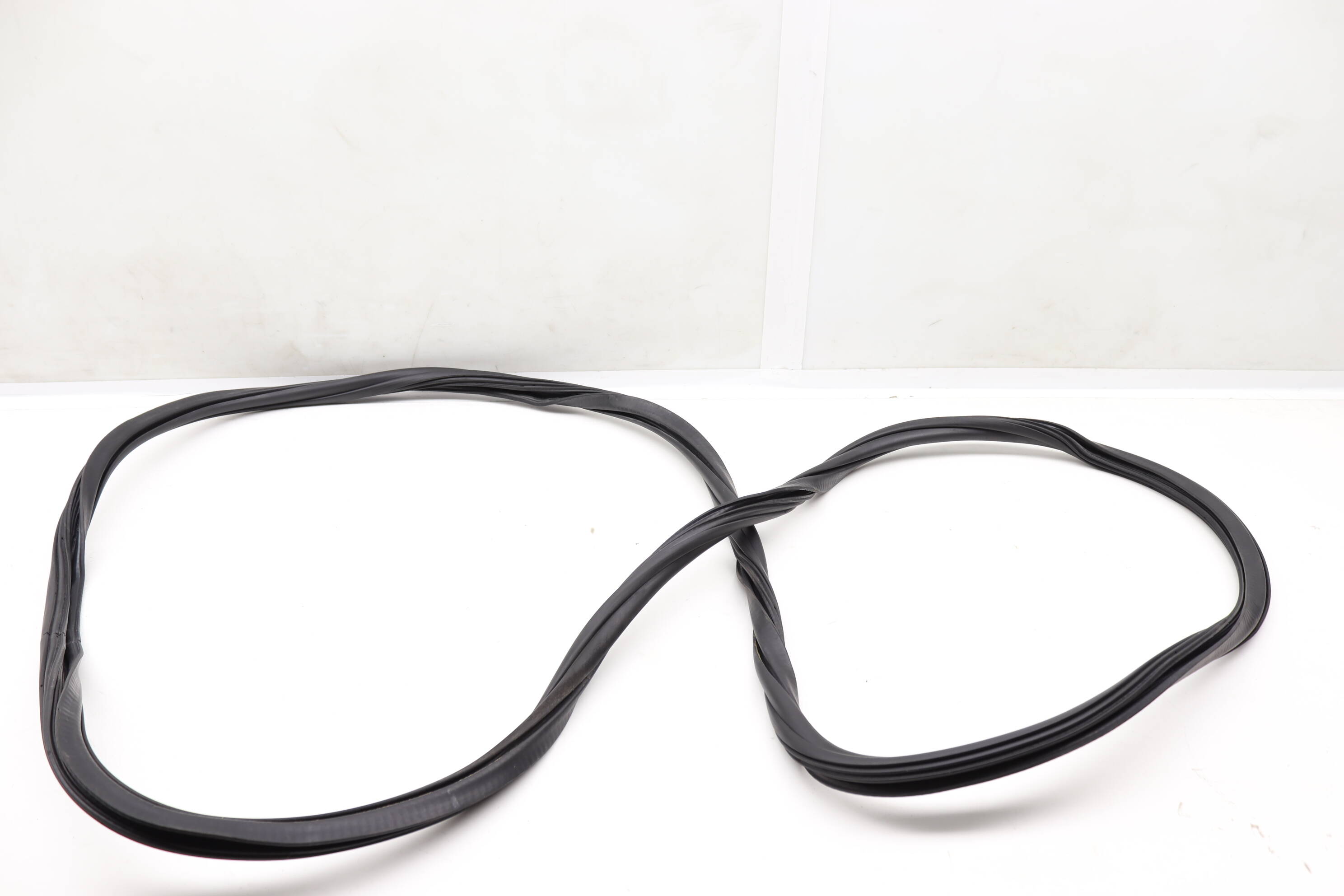 Door Frame Weather Stripping / Seal / Gasket 8R0831721E