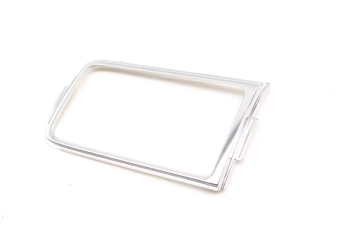 Center Dash Air Vent Trim / Bezel 7P1819577A main product photo