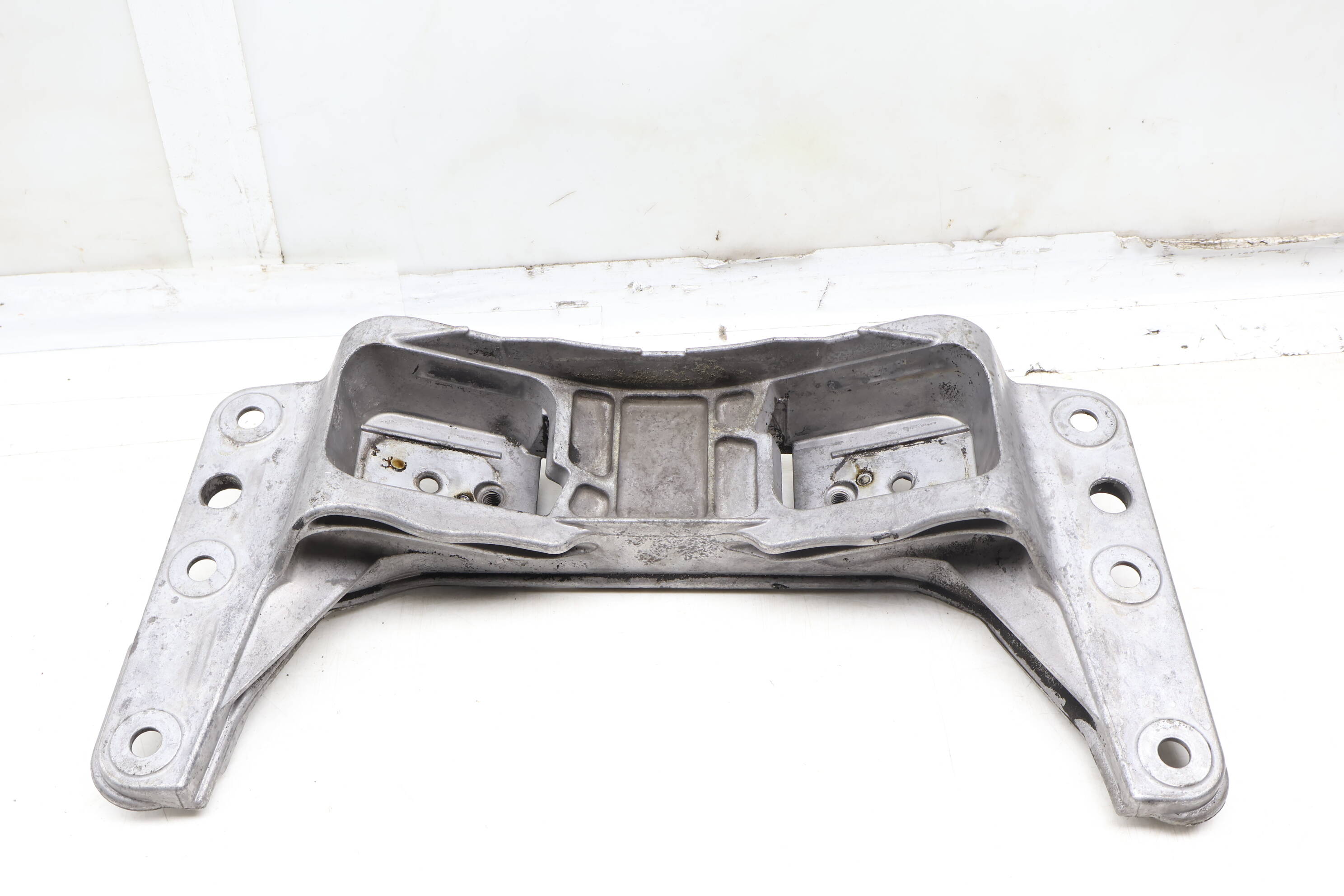 Transmission&#x20;Mount&#x20;Bracket&#x20;22316769965