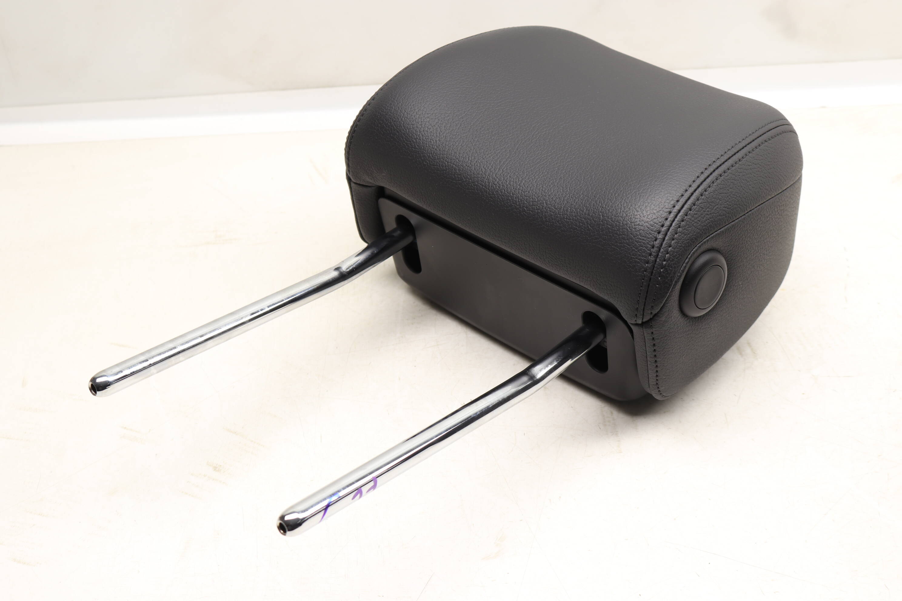 Seat&#x20;Headrest&#x20;&#x2F;&#x20;Head&#x20;Rest&#x20;80A881901AJ