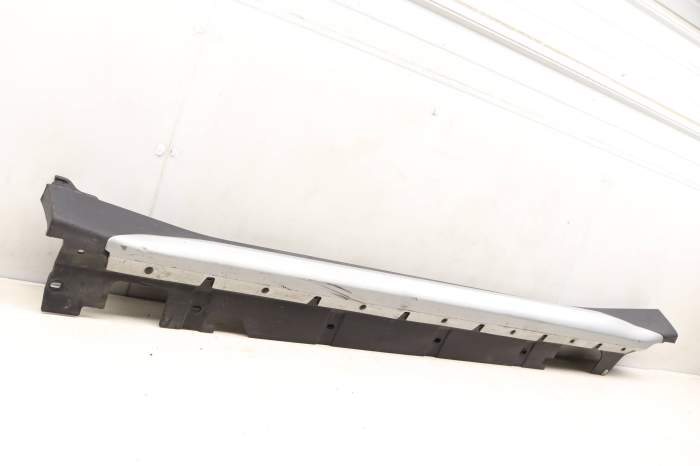Side Skirt / Rocker Panel 51777332327 main product photo