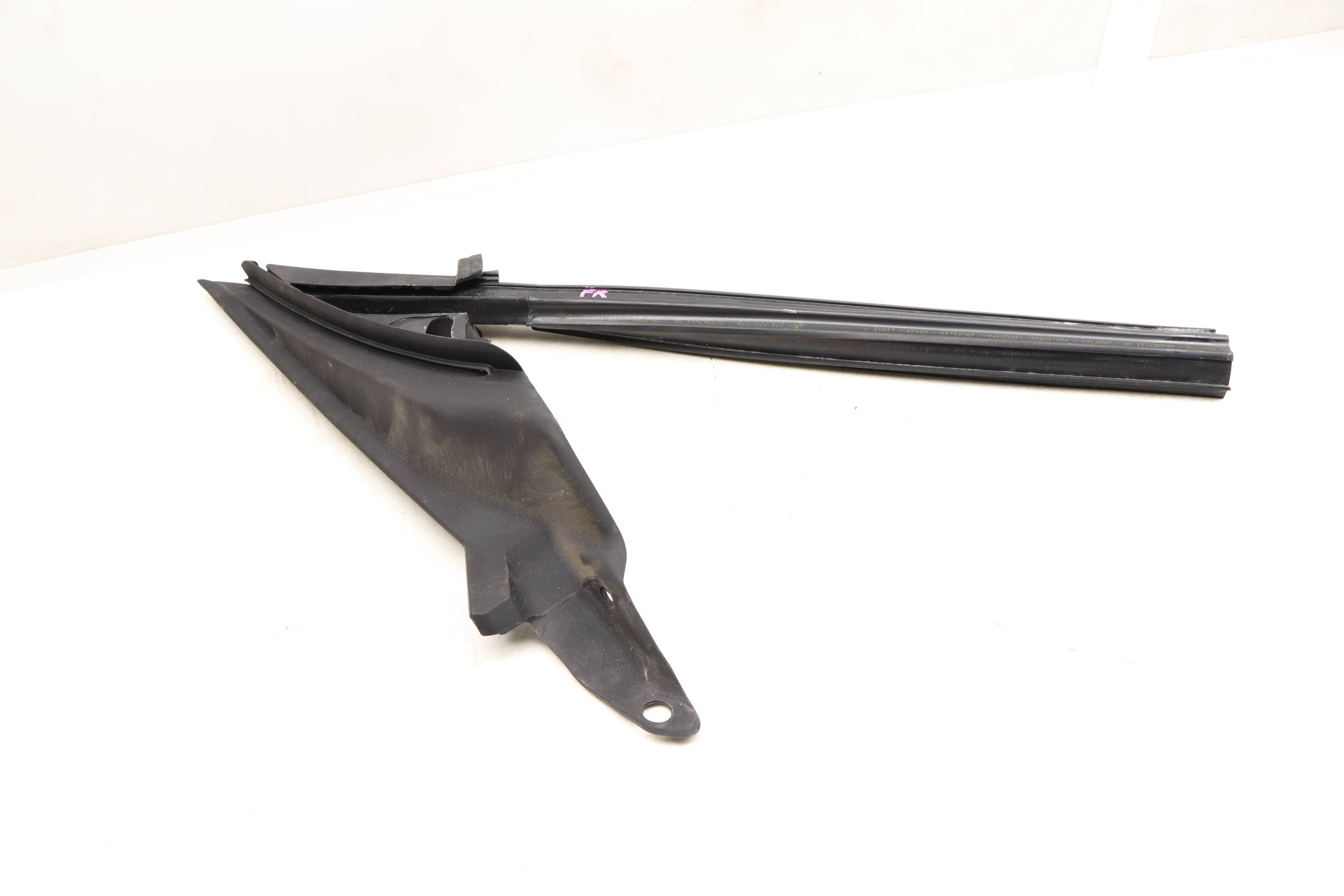 Outer Door / Mirror Seal 51337279778