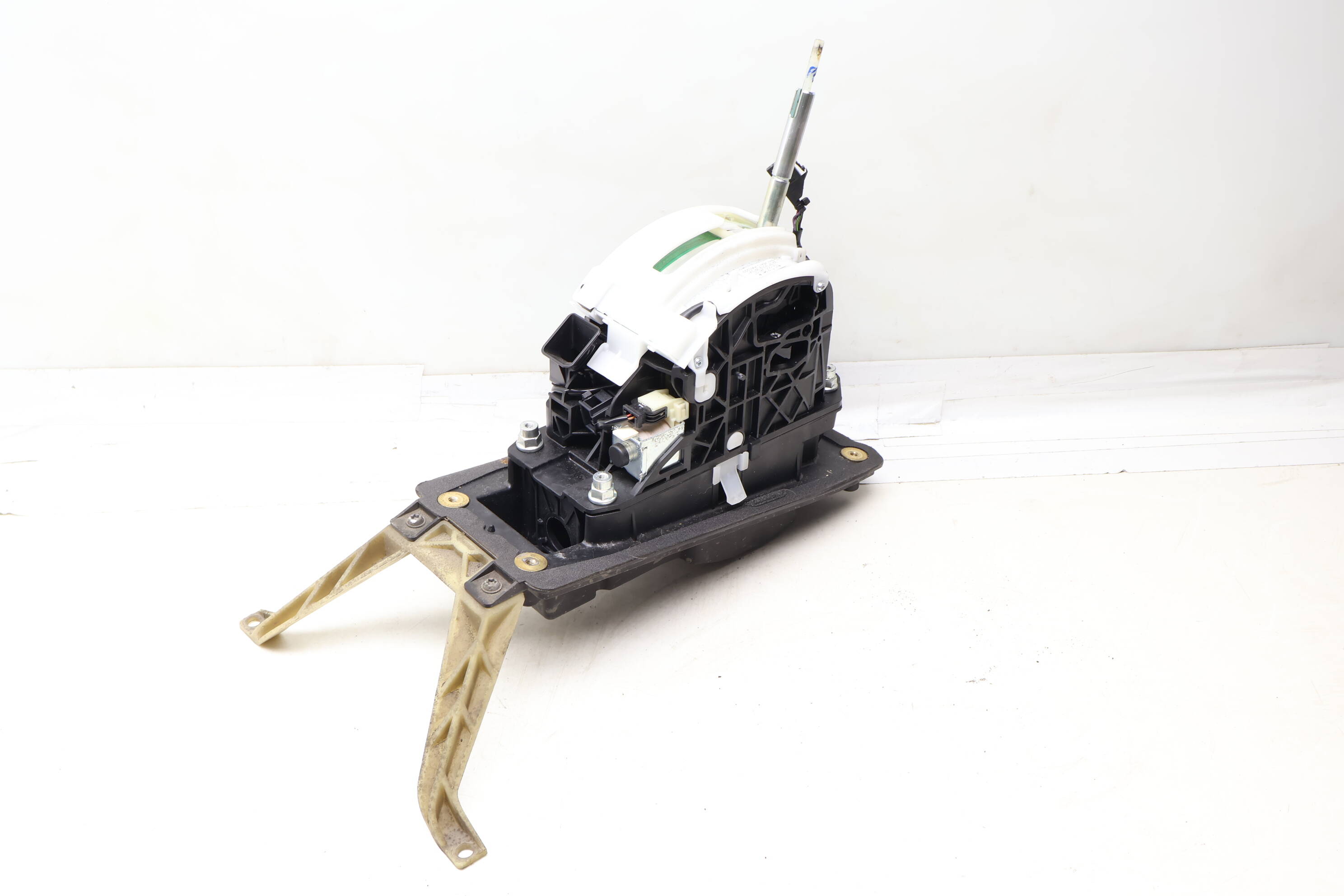 Automatic Shift / Shifter Assembly 4L1713041R