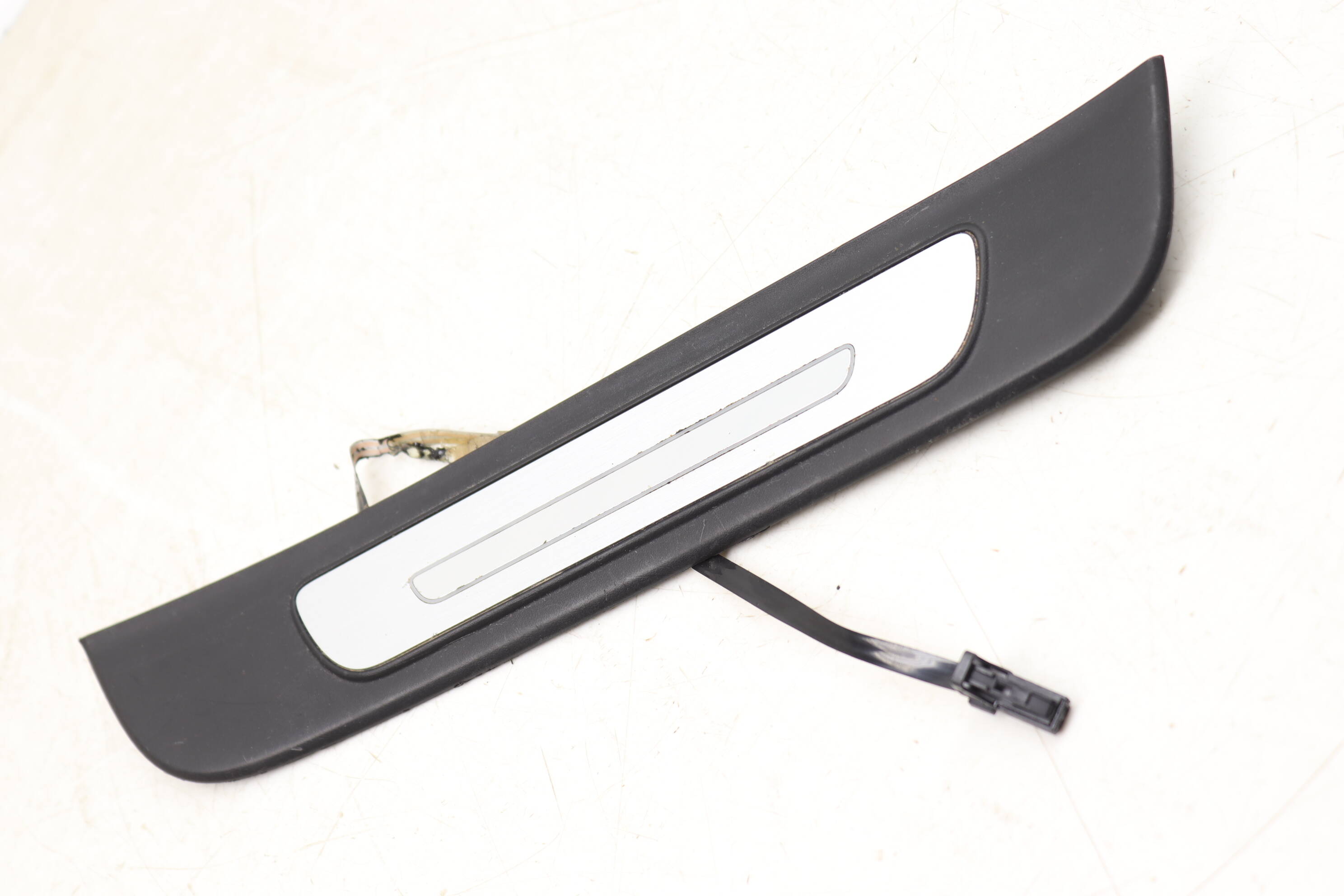 Door Sill / Light Bar 4G8947424