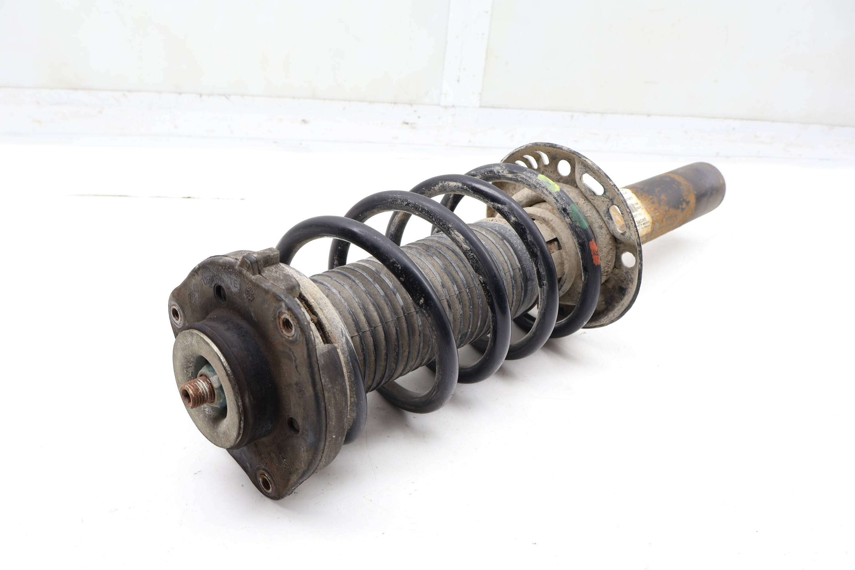 Strut / Spring Assembly 561413031K