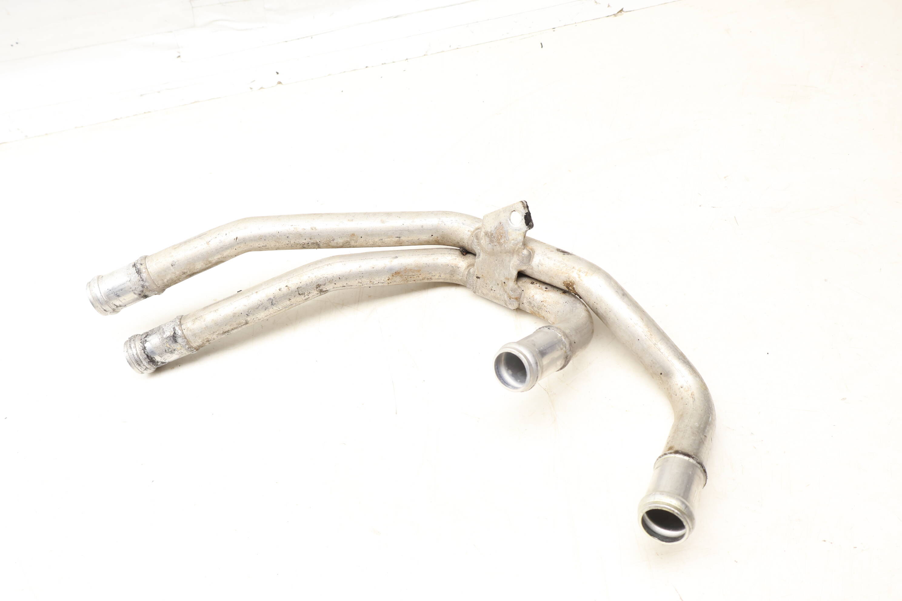 Coolant Line / Pipe Set 7L0815802A 95557269802