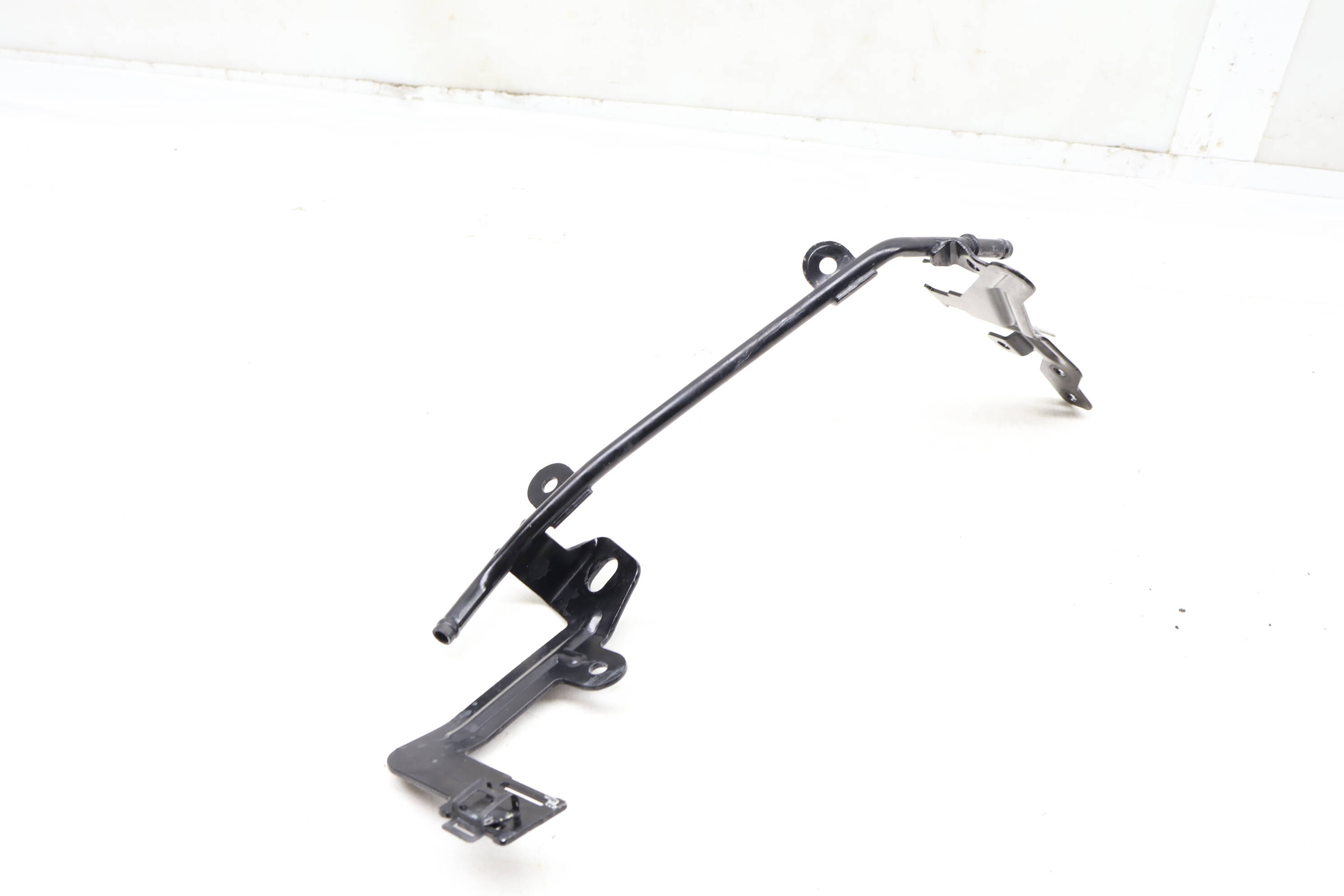 Coolant&#x20;Line&#x20;&#x2F;&#x20;Pipe&#x20;&#x2F;&#x20;Tube&#x20;3C0121070AJ