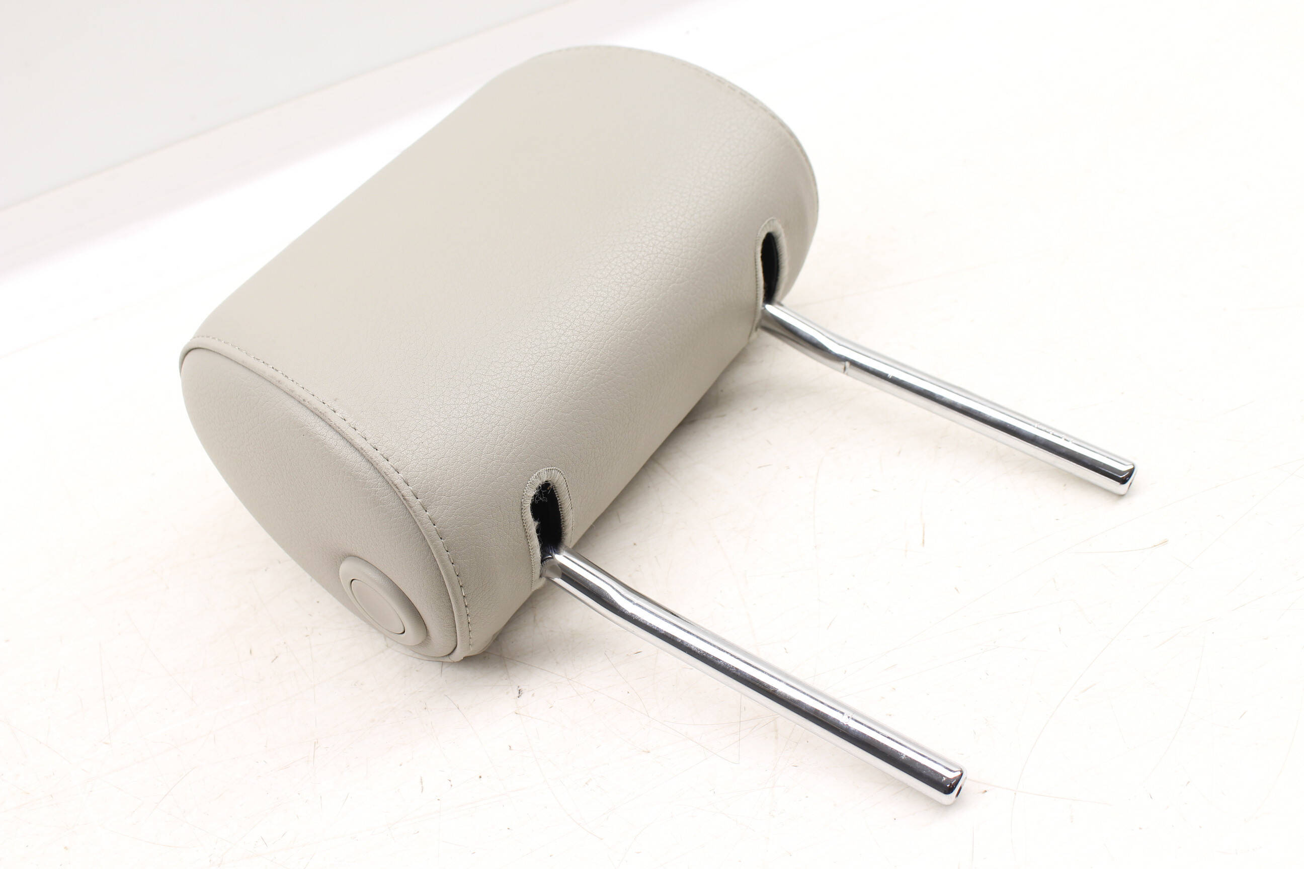 Headrest / Head Rest 4L0881902H