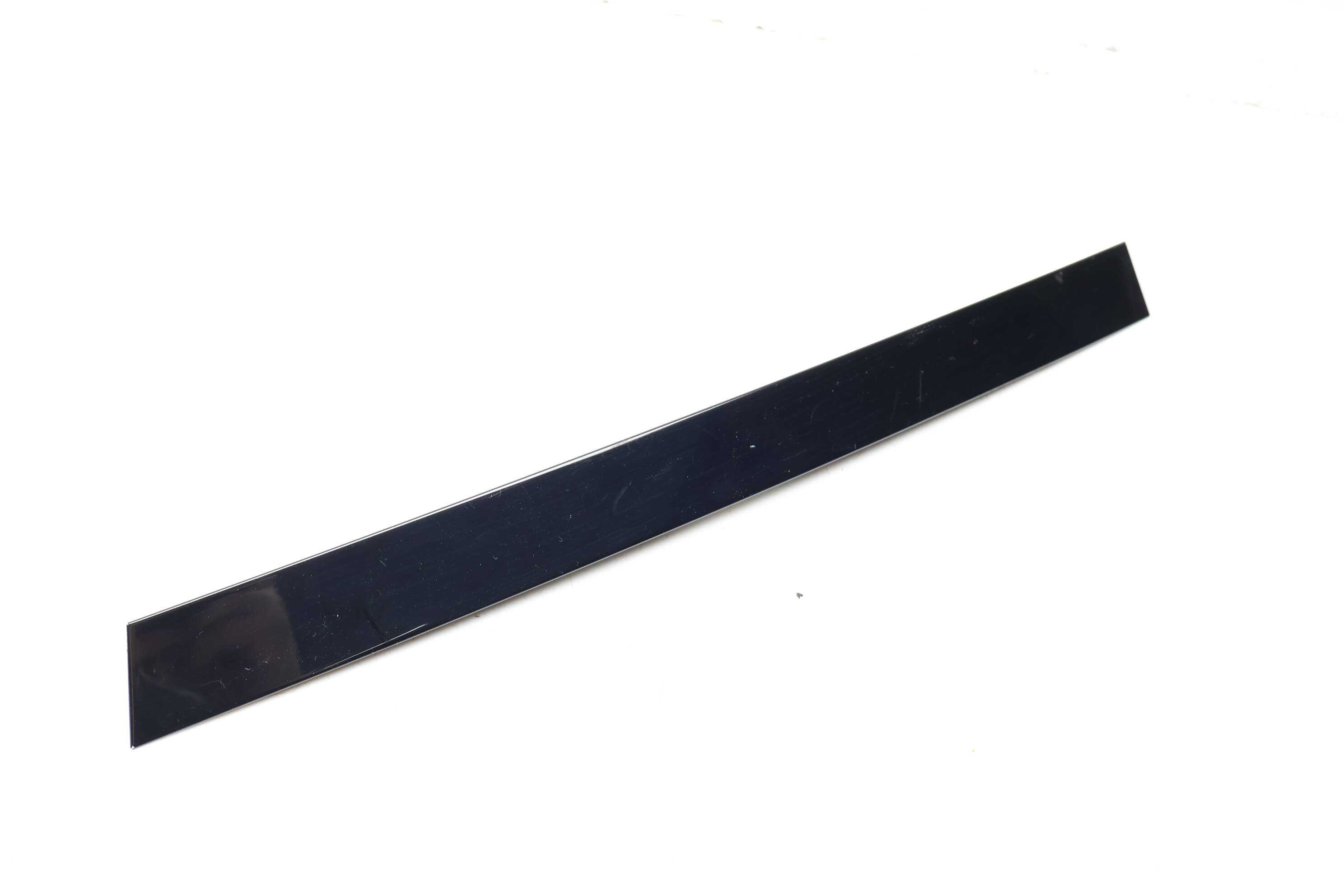 Door C-Pillar Window Trim / Exterior Glass Molding 51357410049